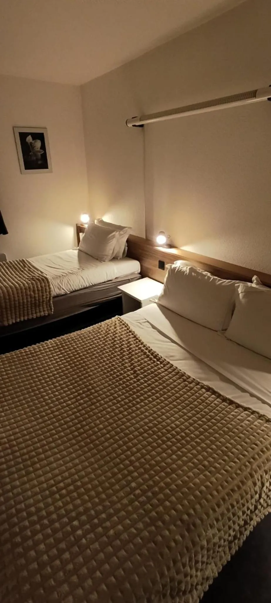 Photo of the whole room, Bed in Hotel Du Rocher