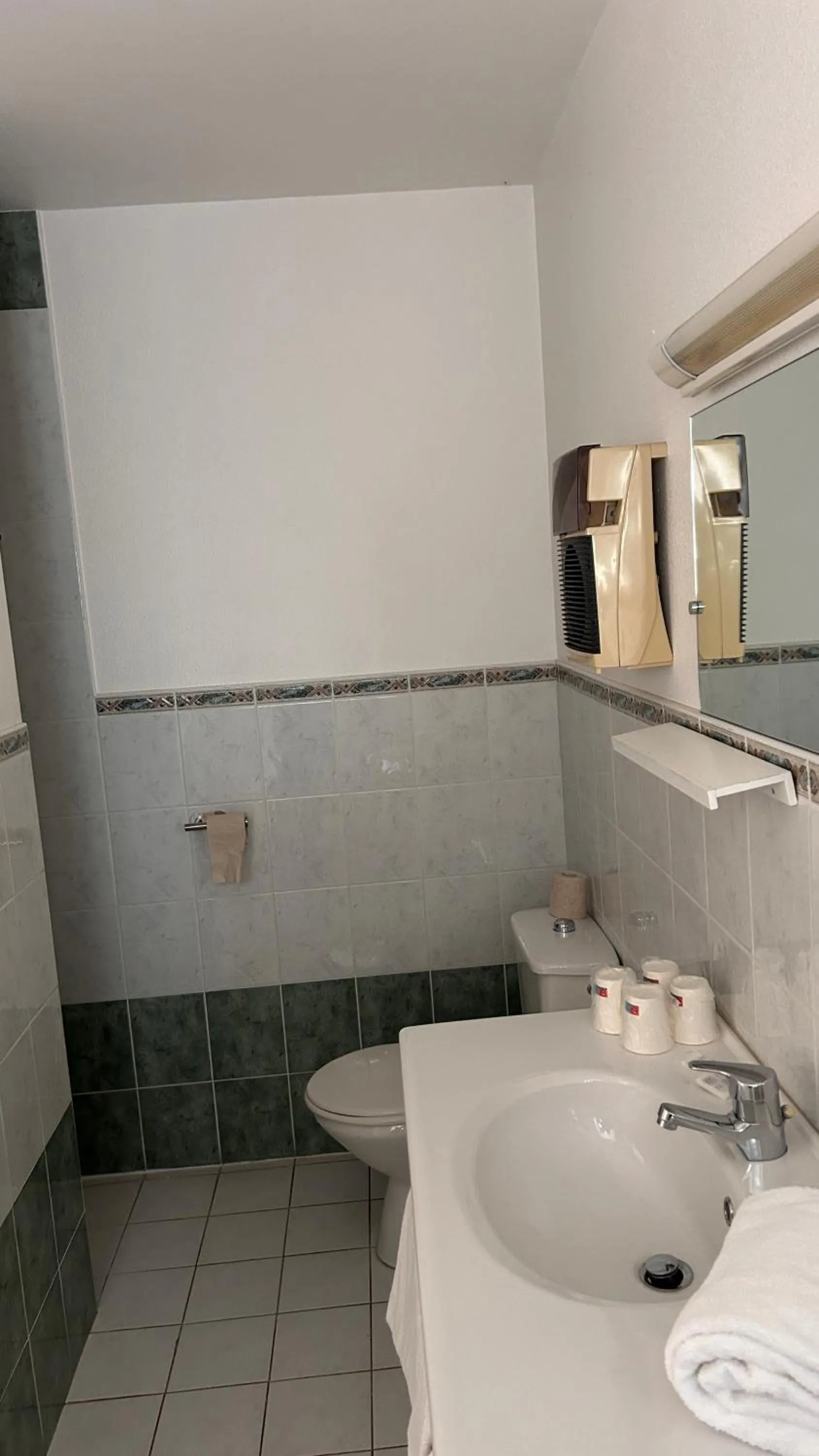Property building in Hotel Du Rocher