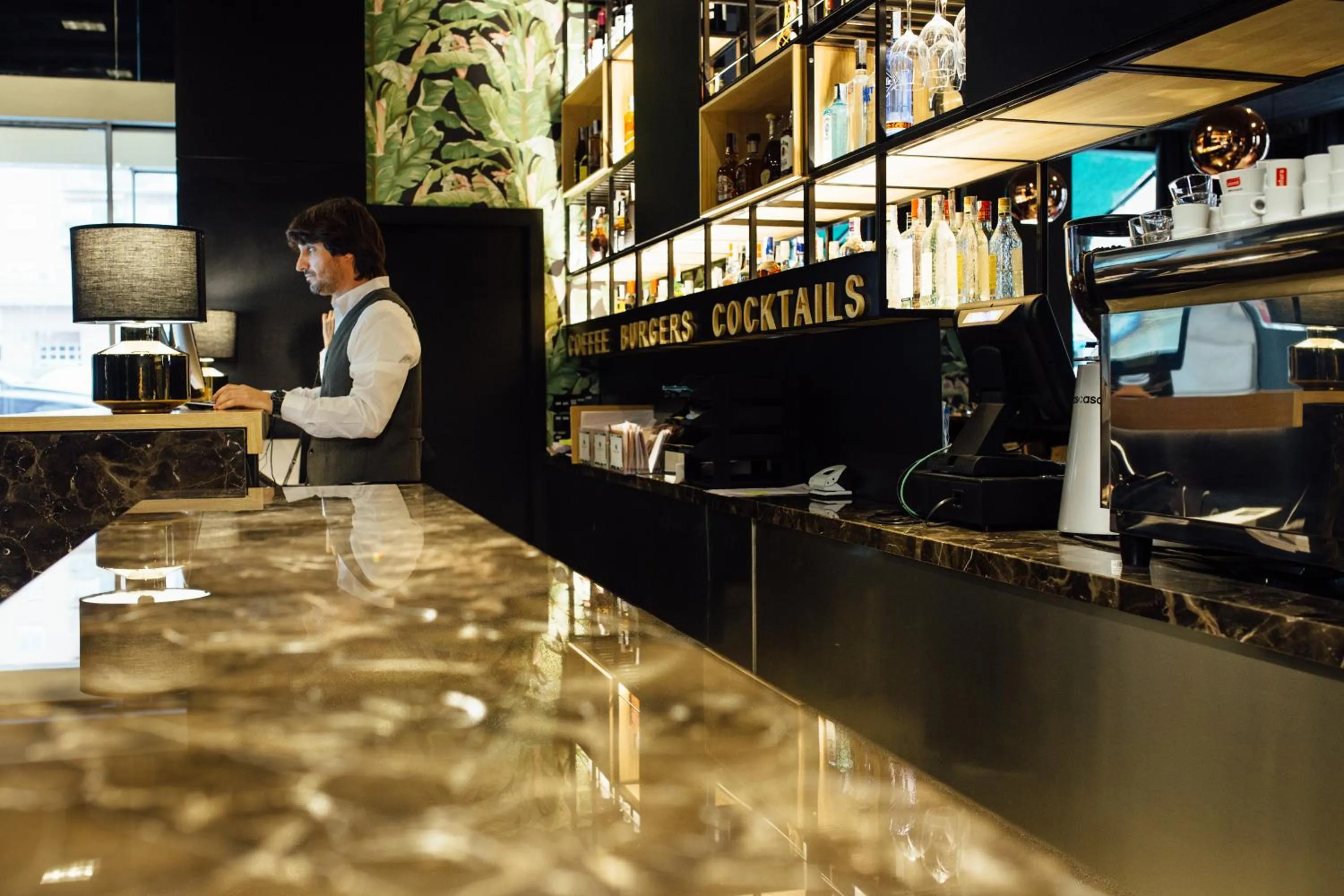 Facade/entrance in Hotel Malcom and Barret