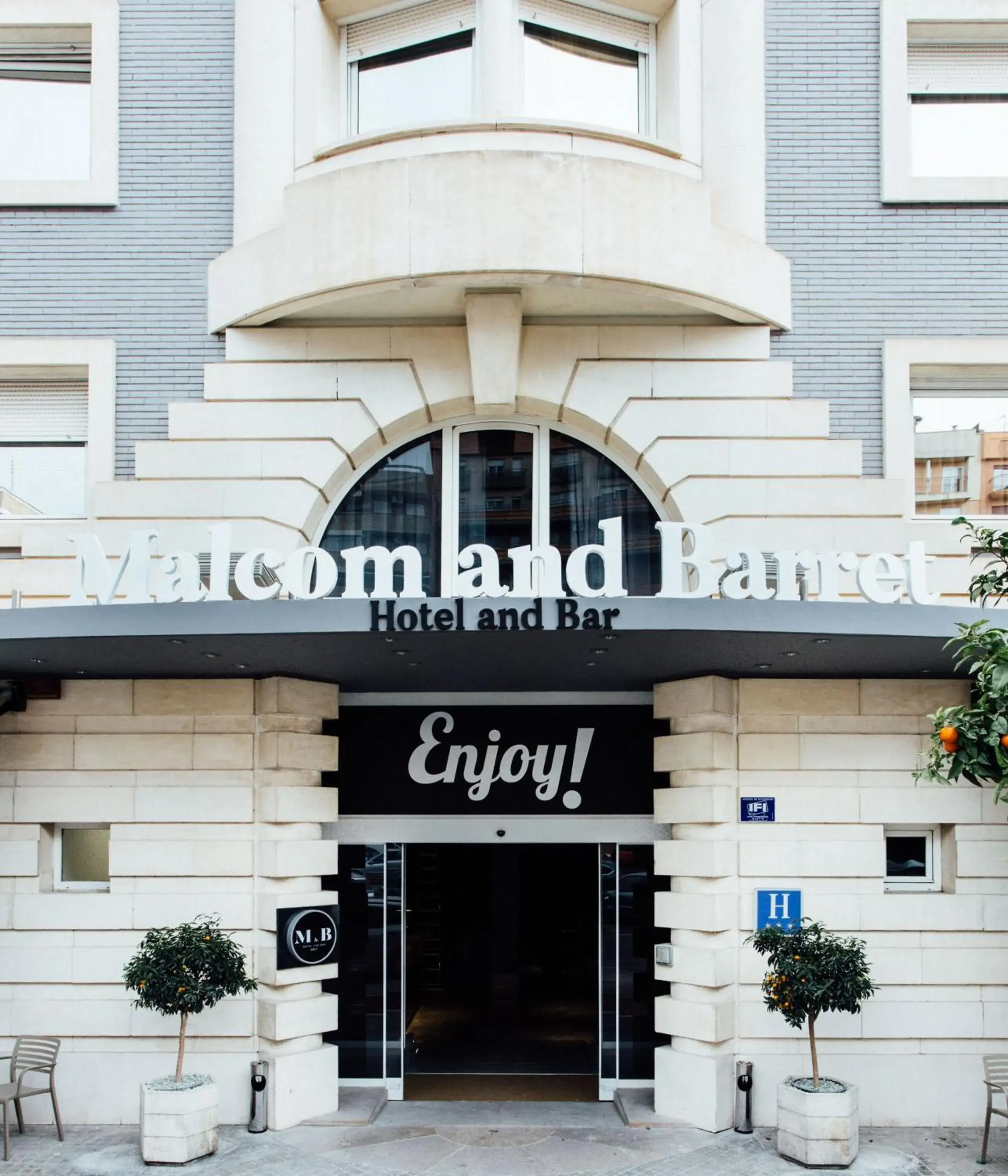 Property building in Hotel Malcom and Barret Property building in Hotel Malcom and Barret