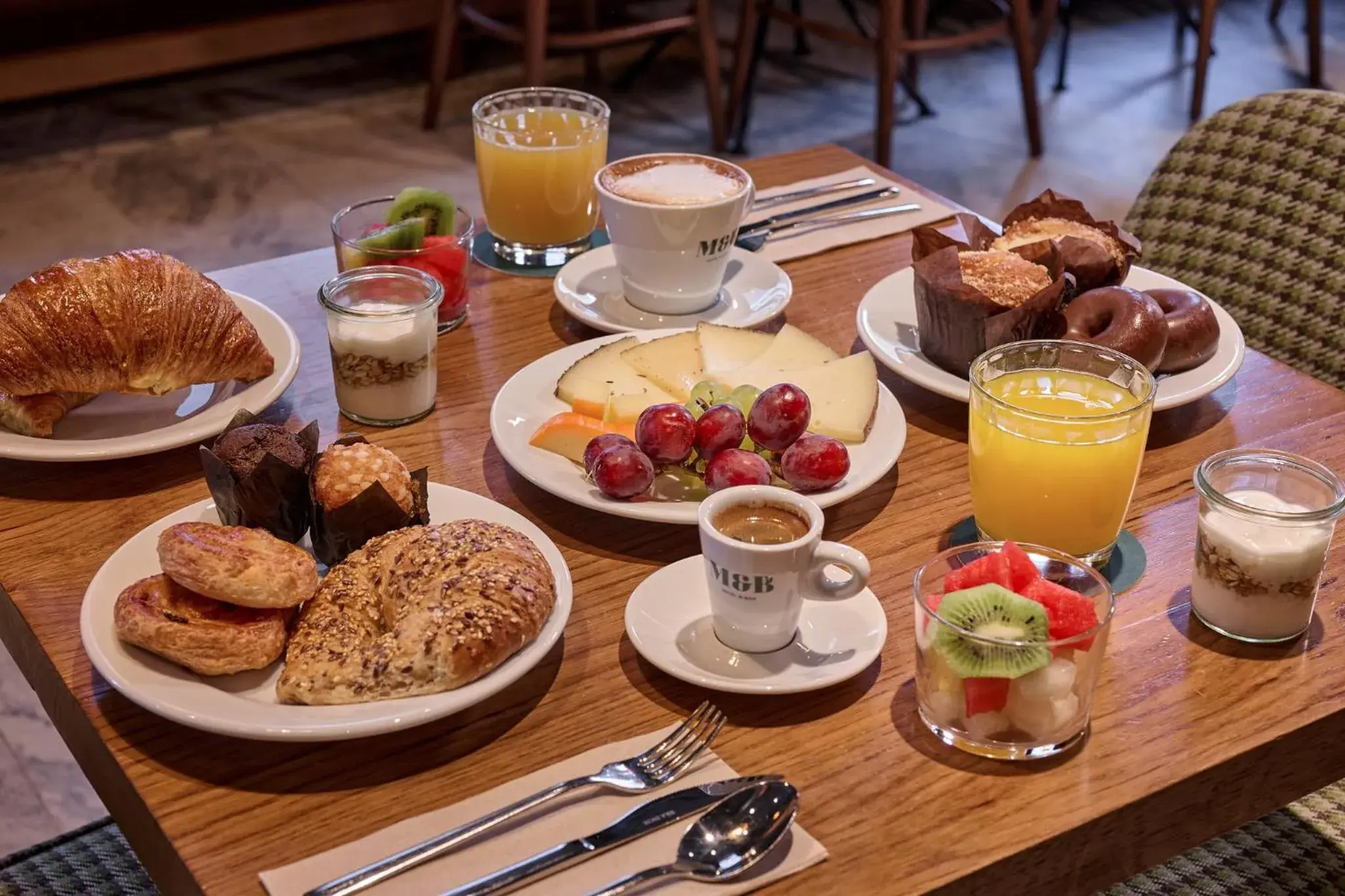 Breakfast in Hotel Malcom and Barret Breakfast in Hotel Malcom and Barret