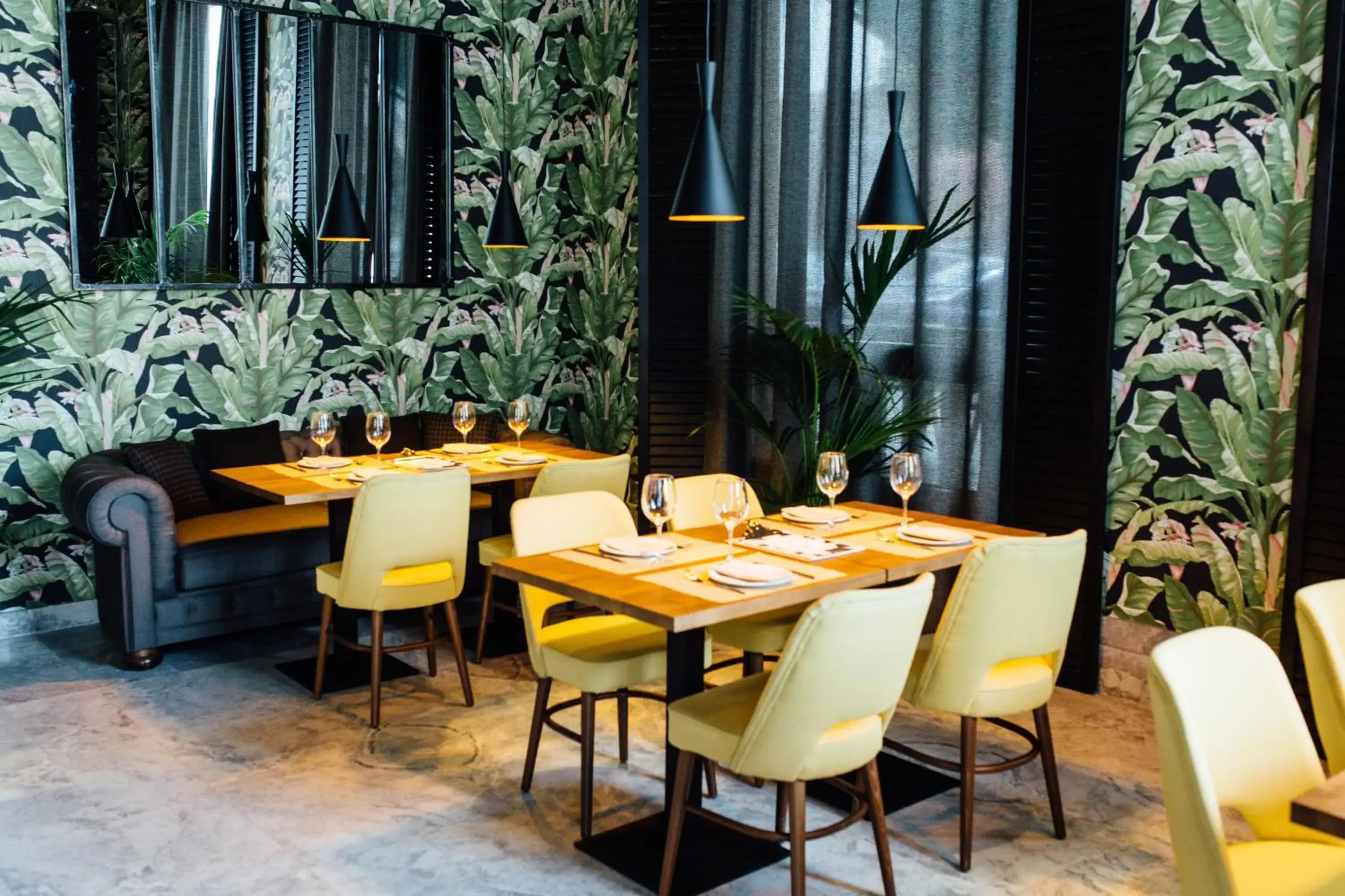 Food and drinks in Hotel Malcom and Barret Food and drinks in Hotel Malcom and Barret