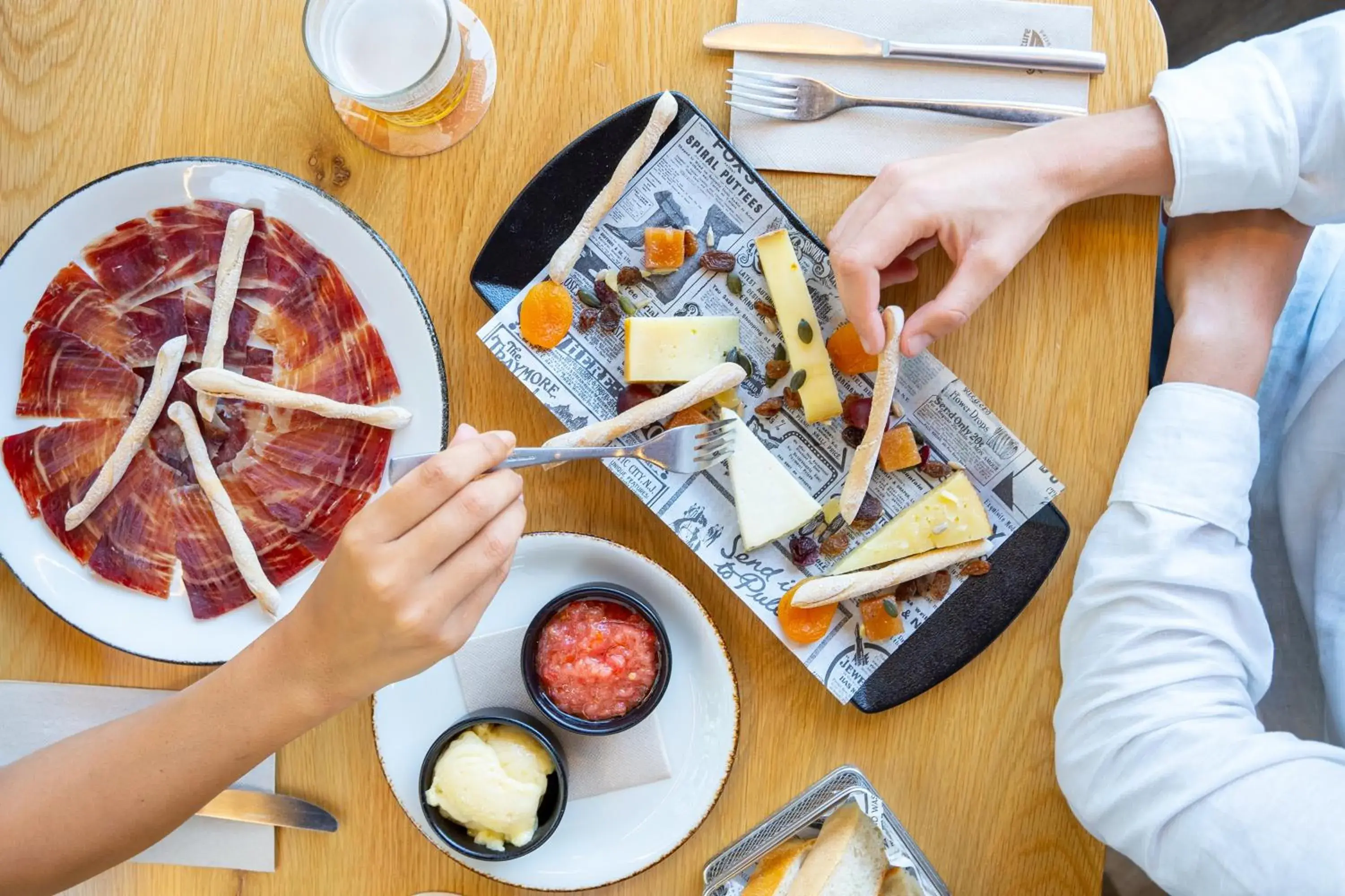 Restaurant/places to eat in Hotel Malcom and Barret Restaurant/places to eat in Hotel Malcom and Barret