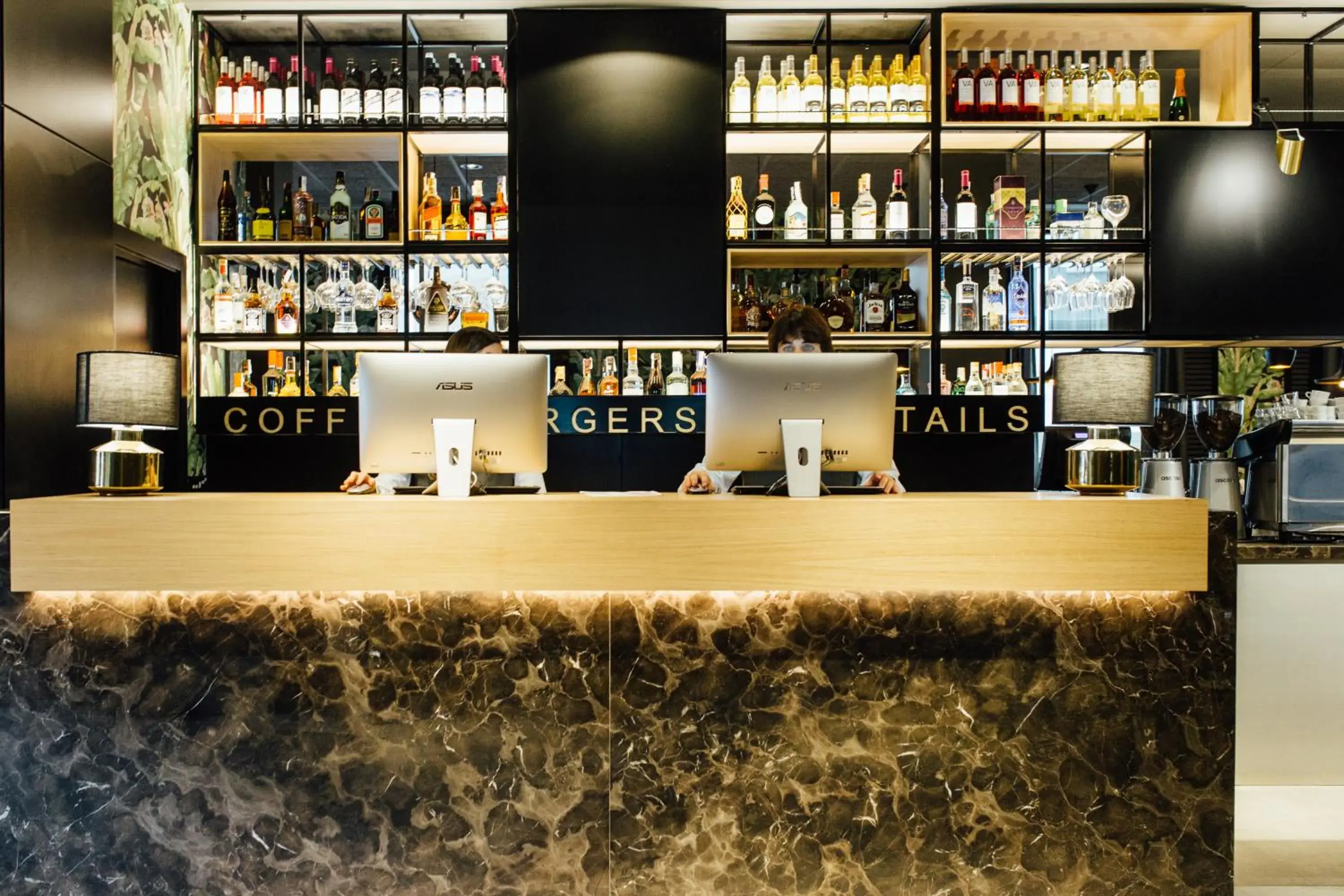 Lobby or reception in Hotel Malcom and Barret Lobby or reception in Hotel Malcom and Barret