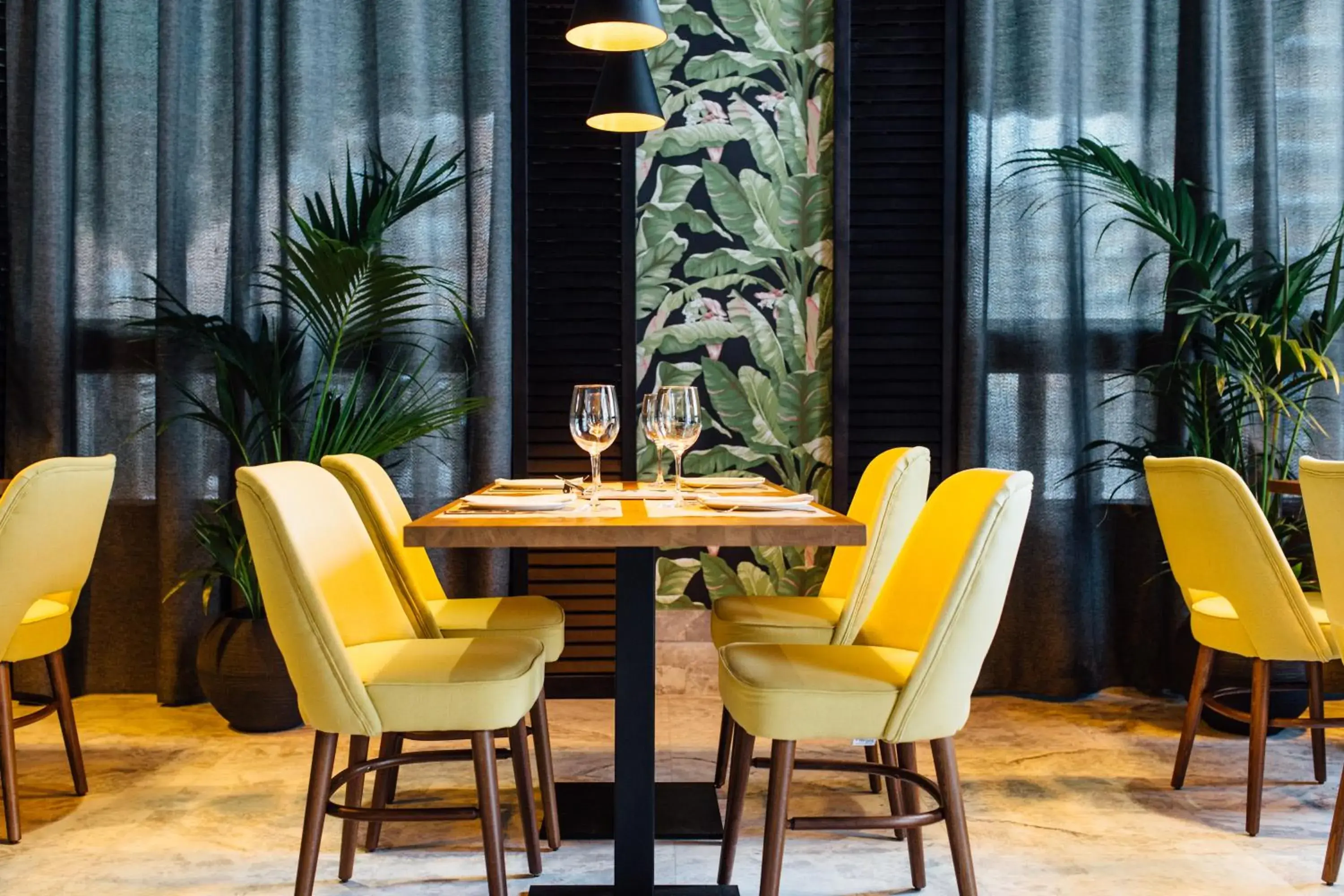 Restaurant/places to eat in Hotel Malcom and Barret Restaurant/places to eat in Hotel Malcom and Barret