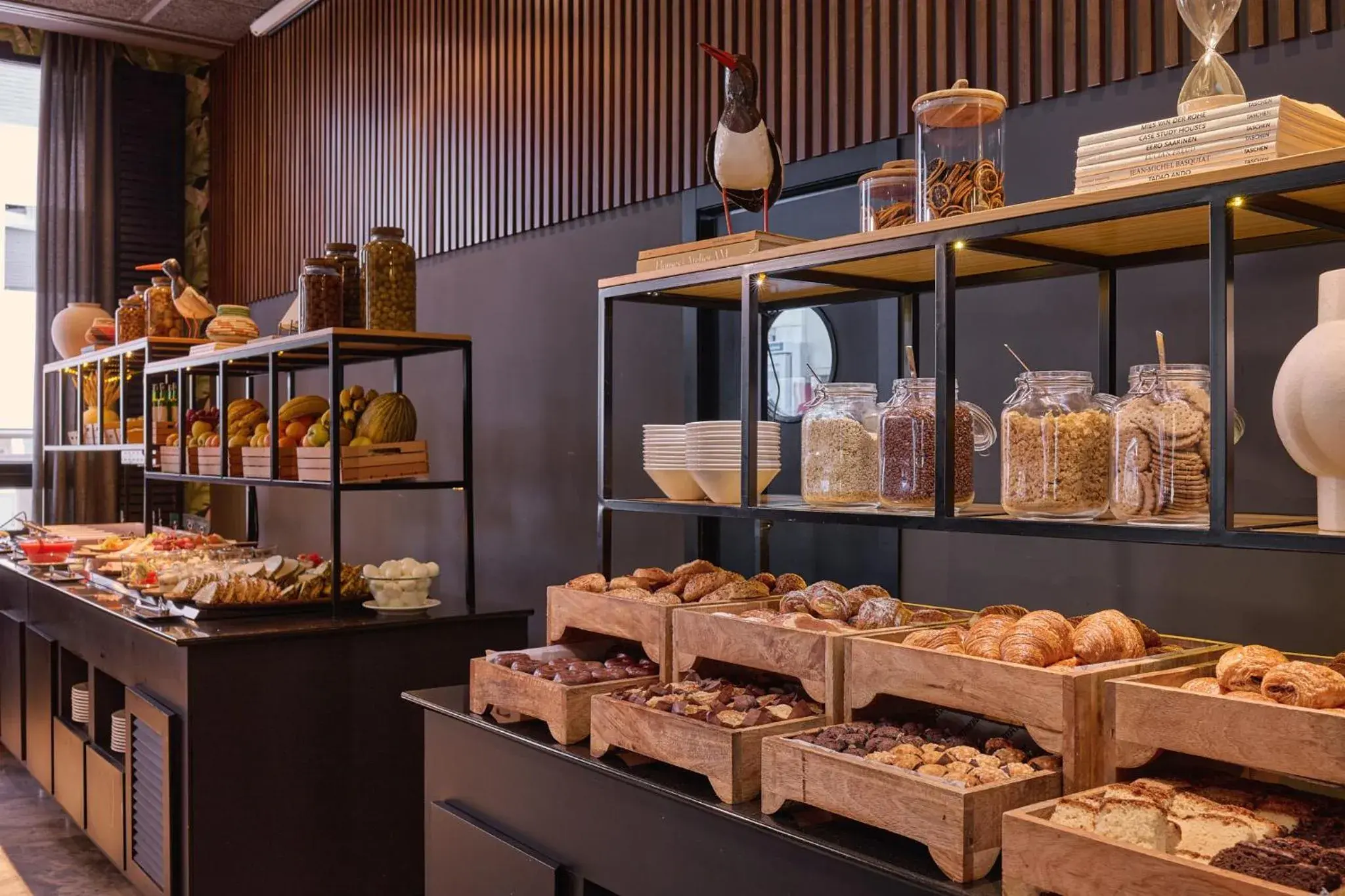 Breakfast in Hotel Malcom and Barret Breakfast in Hotel Malcom and Barret