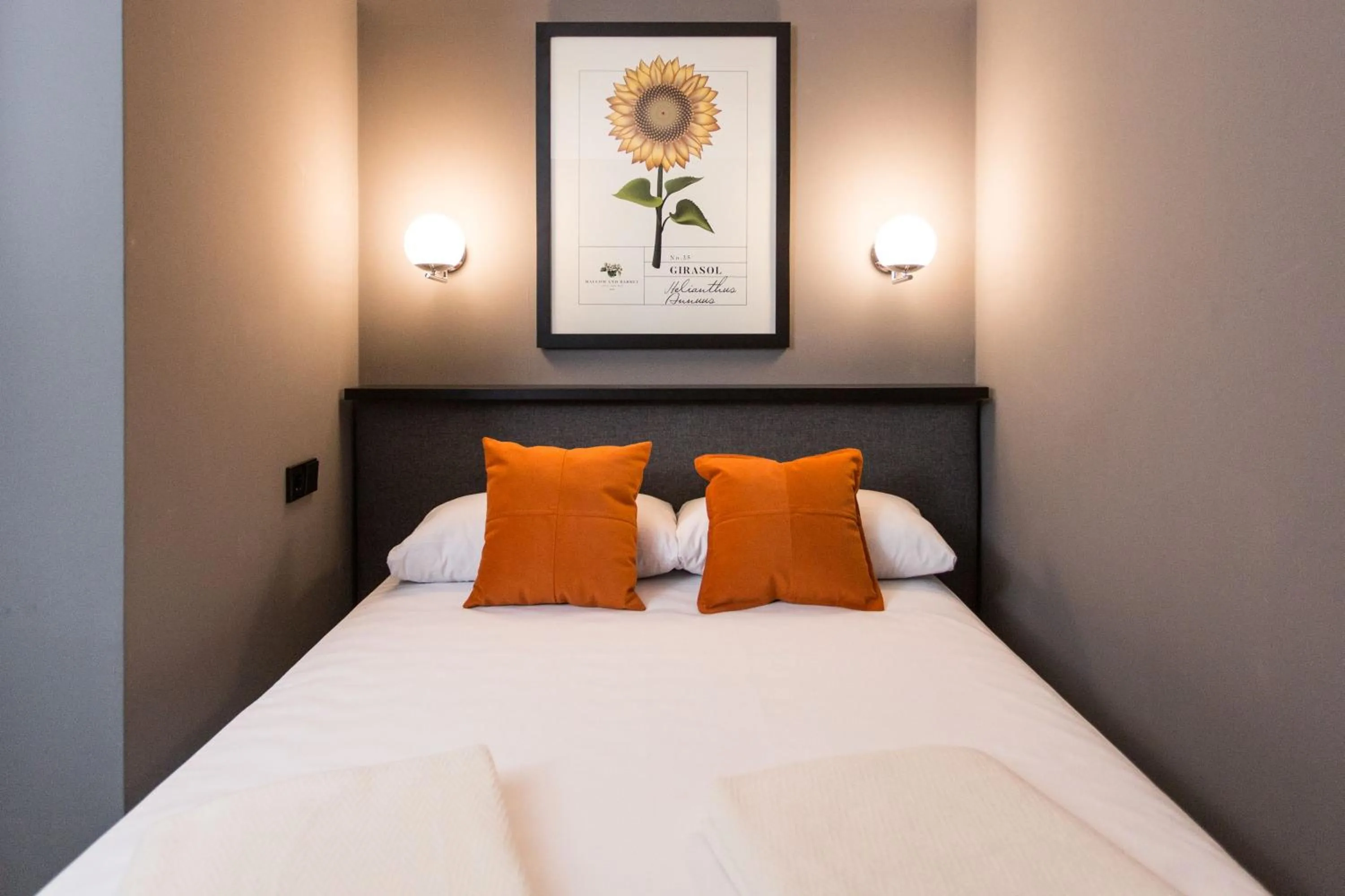 Other, Bed in Hotel Malcom and Barret