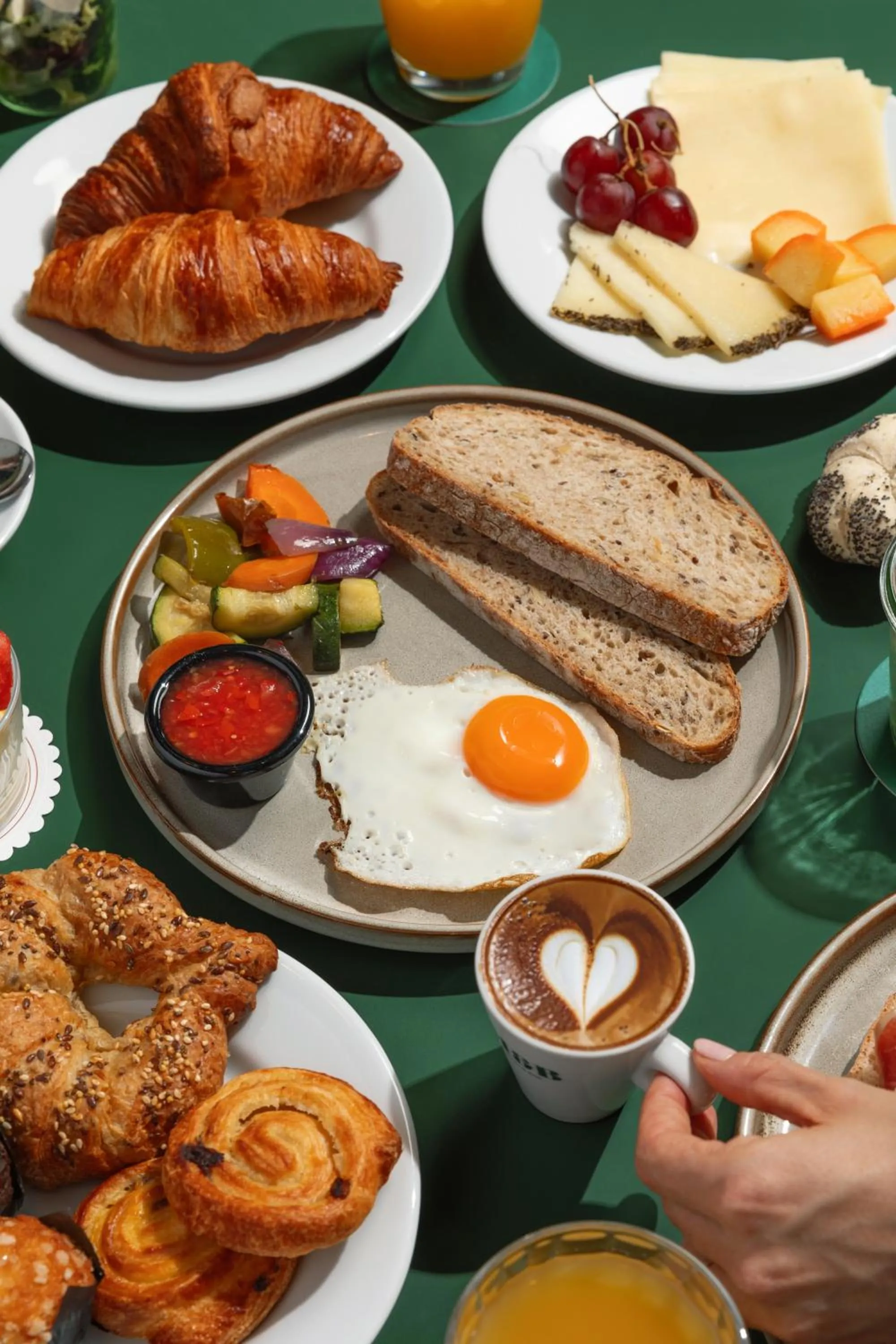 Breakfast in Hotel Malcom and Barret