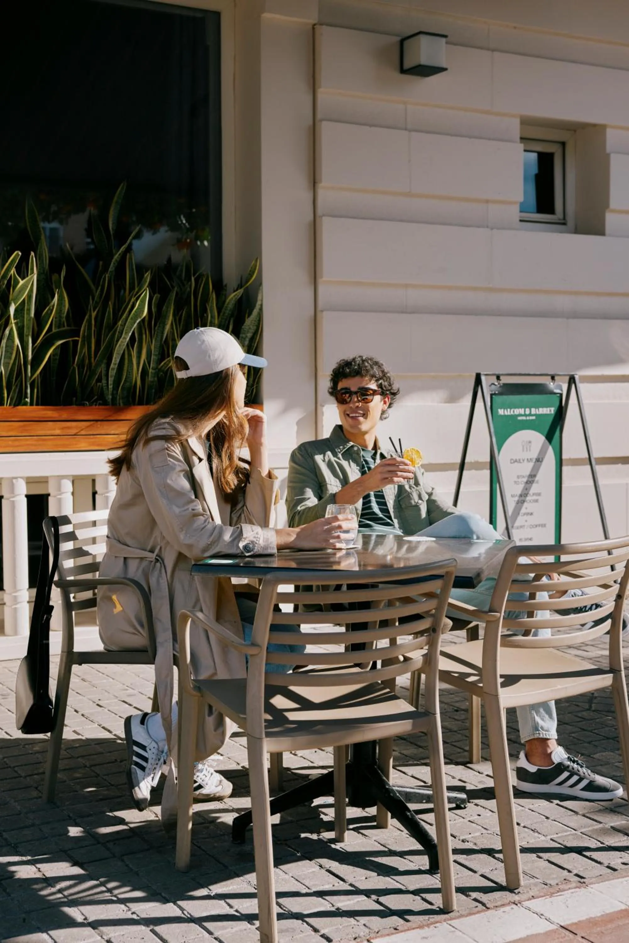 Restaurant/places to eat in Hotel Malcom and Barret