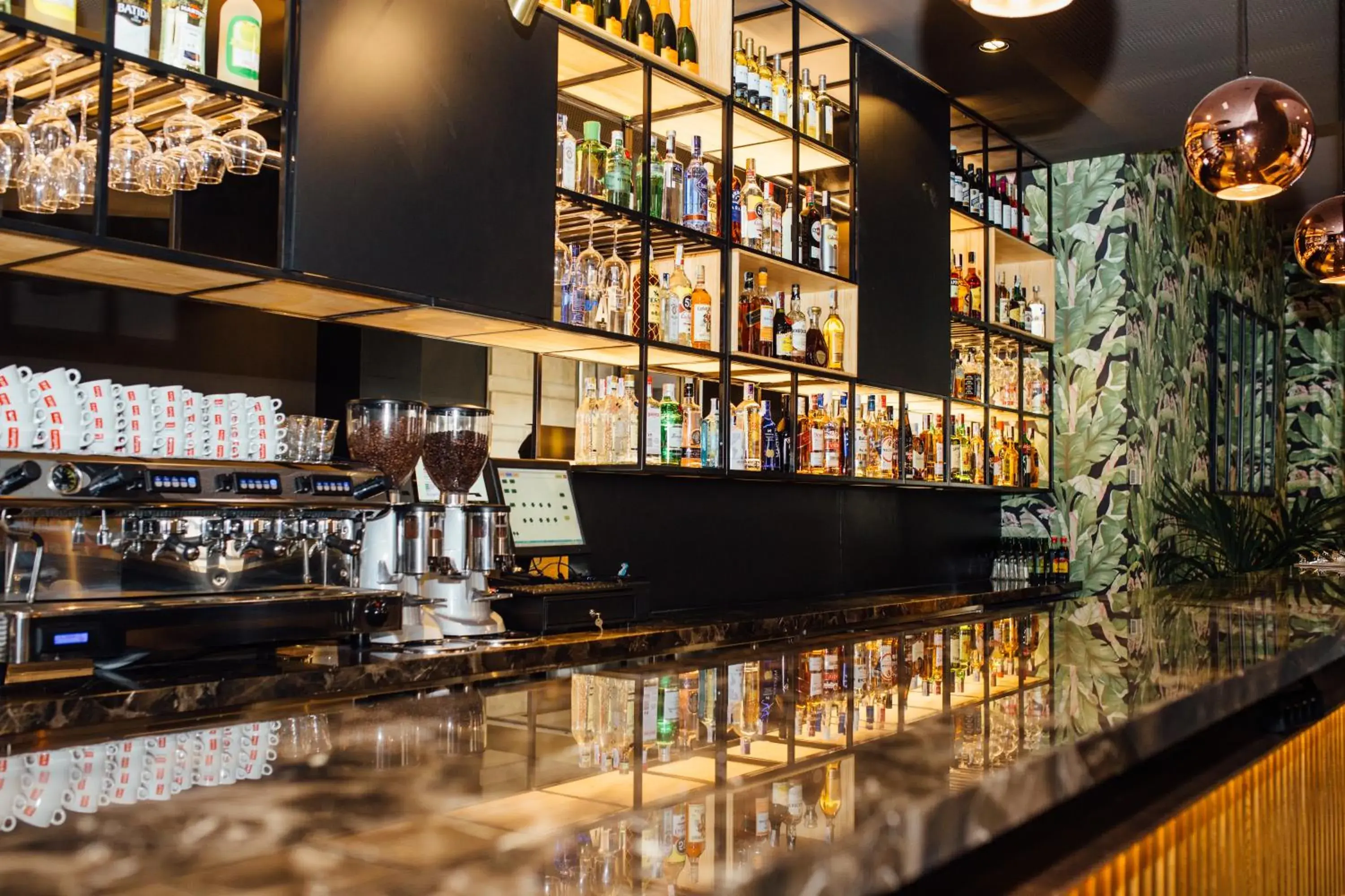 Food and drinks in Hotel Malcom and Barret Food and drinks in Hotel Malcom and Barret