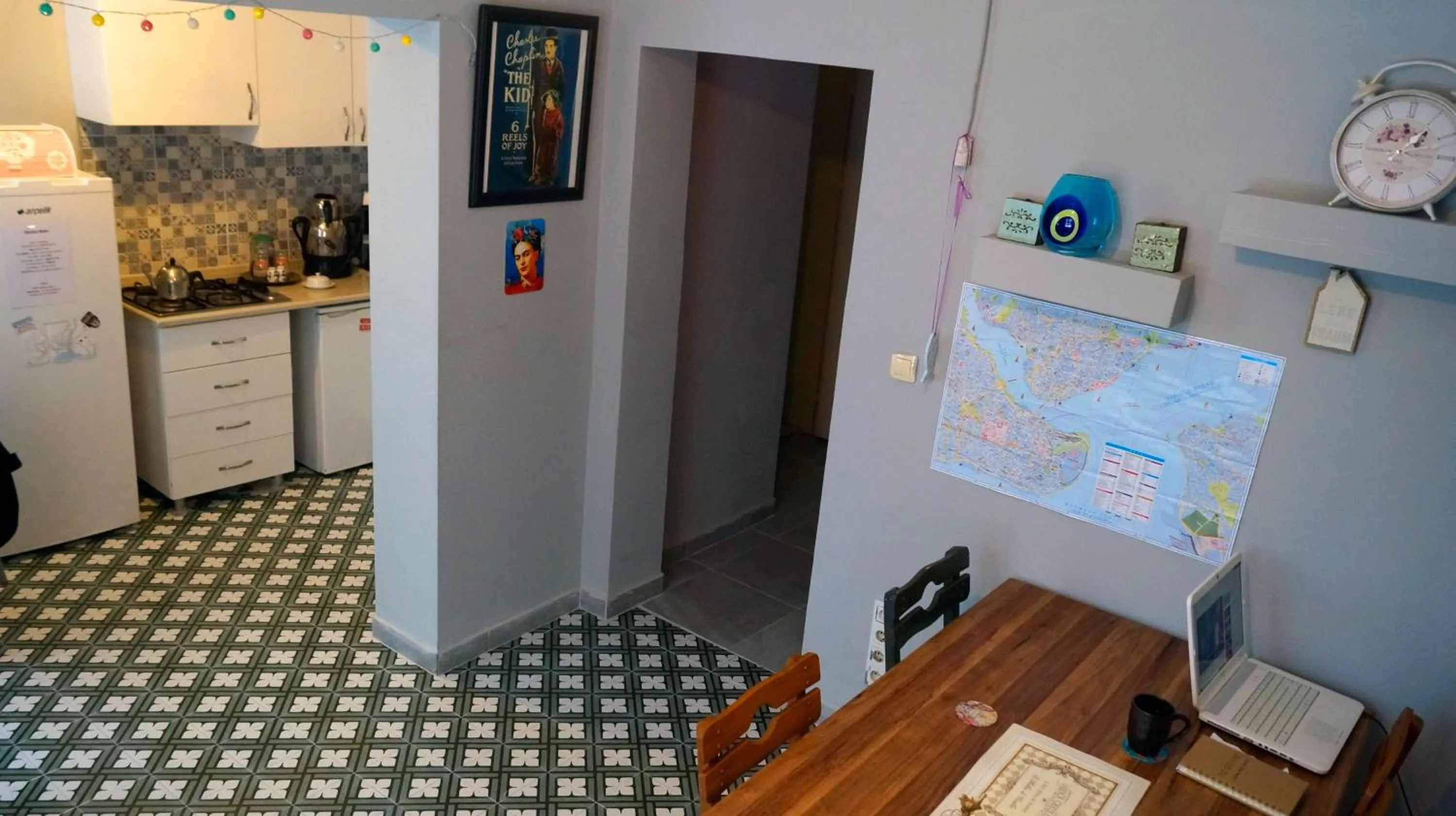 Kitchen or kitchenette in Windrose Hostel Istanbul