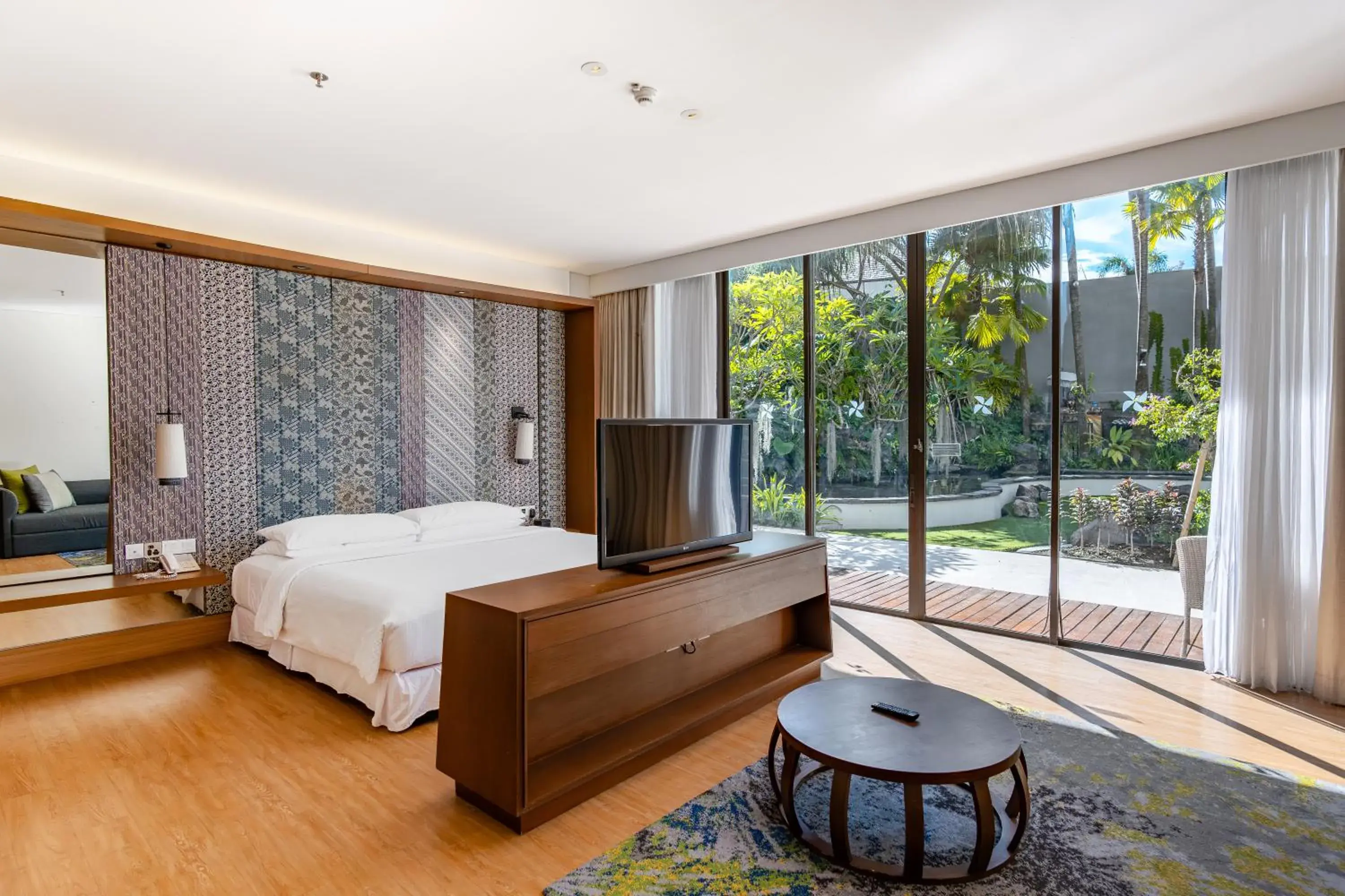 Junior Suite in Four Points by Sheraton Bali, Seminyak Junior Suite in Four Points by Sheraton Bali, Seminyak