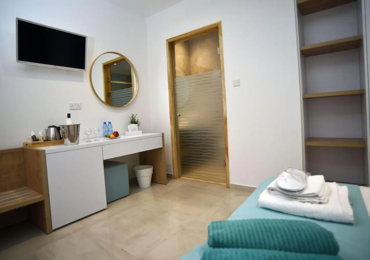 Coffee/tea facilities, Bed in Hai Hotel