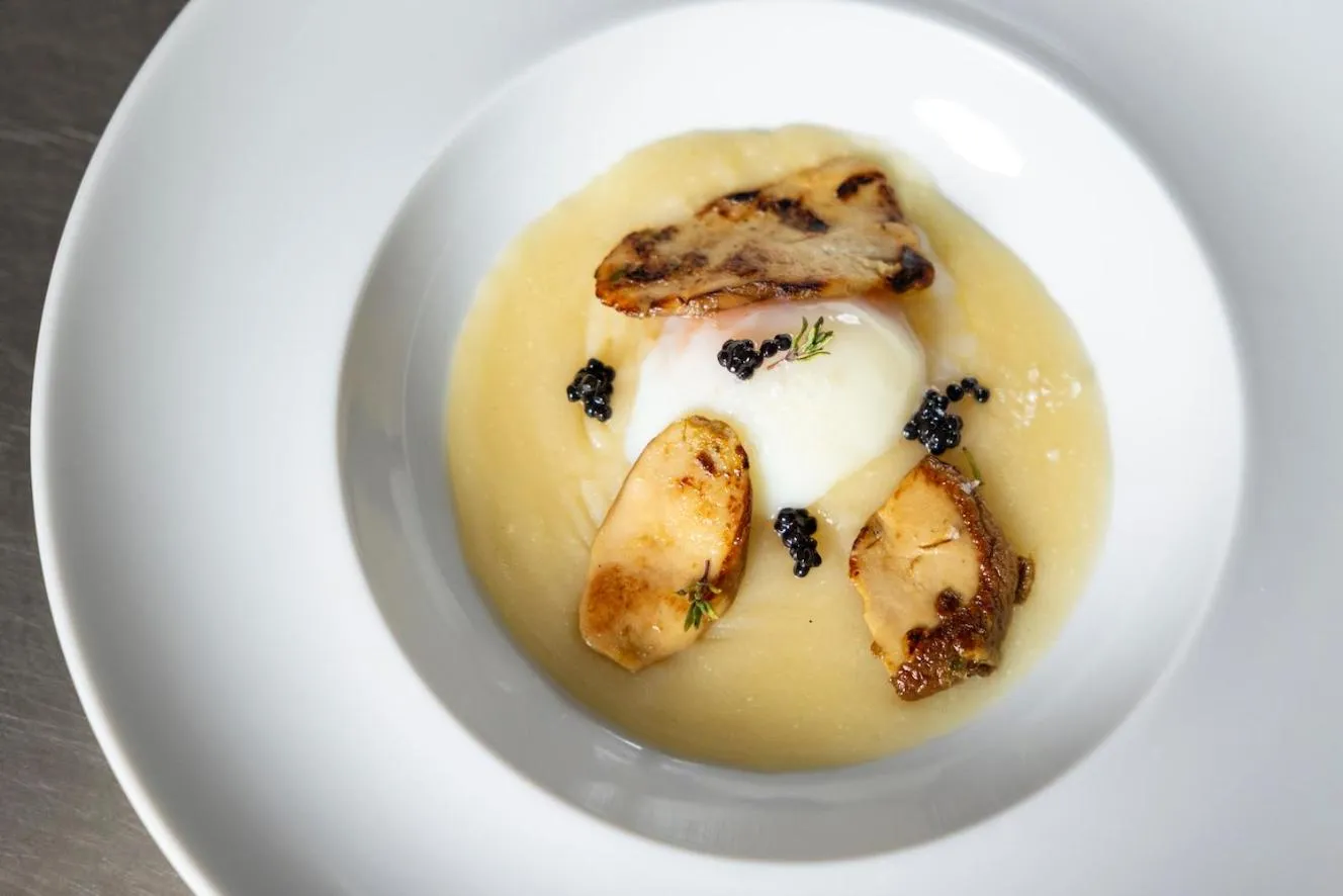 Restaurant/places to eat in Sport Hotel Cristal