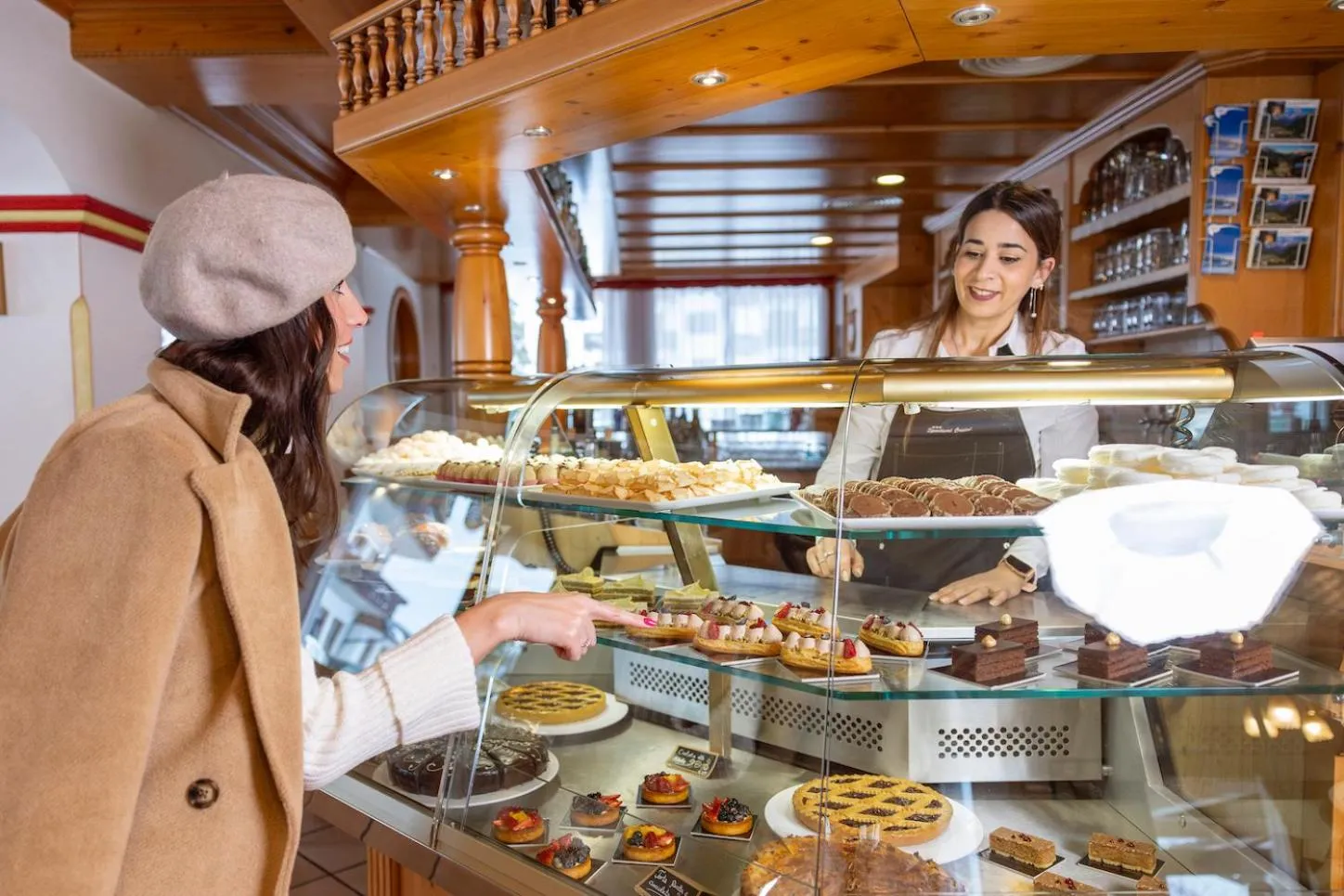 Restaurant/places to eat in Sport Hotel Cristal