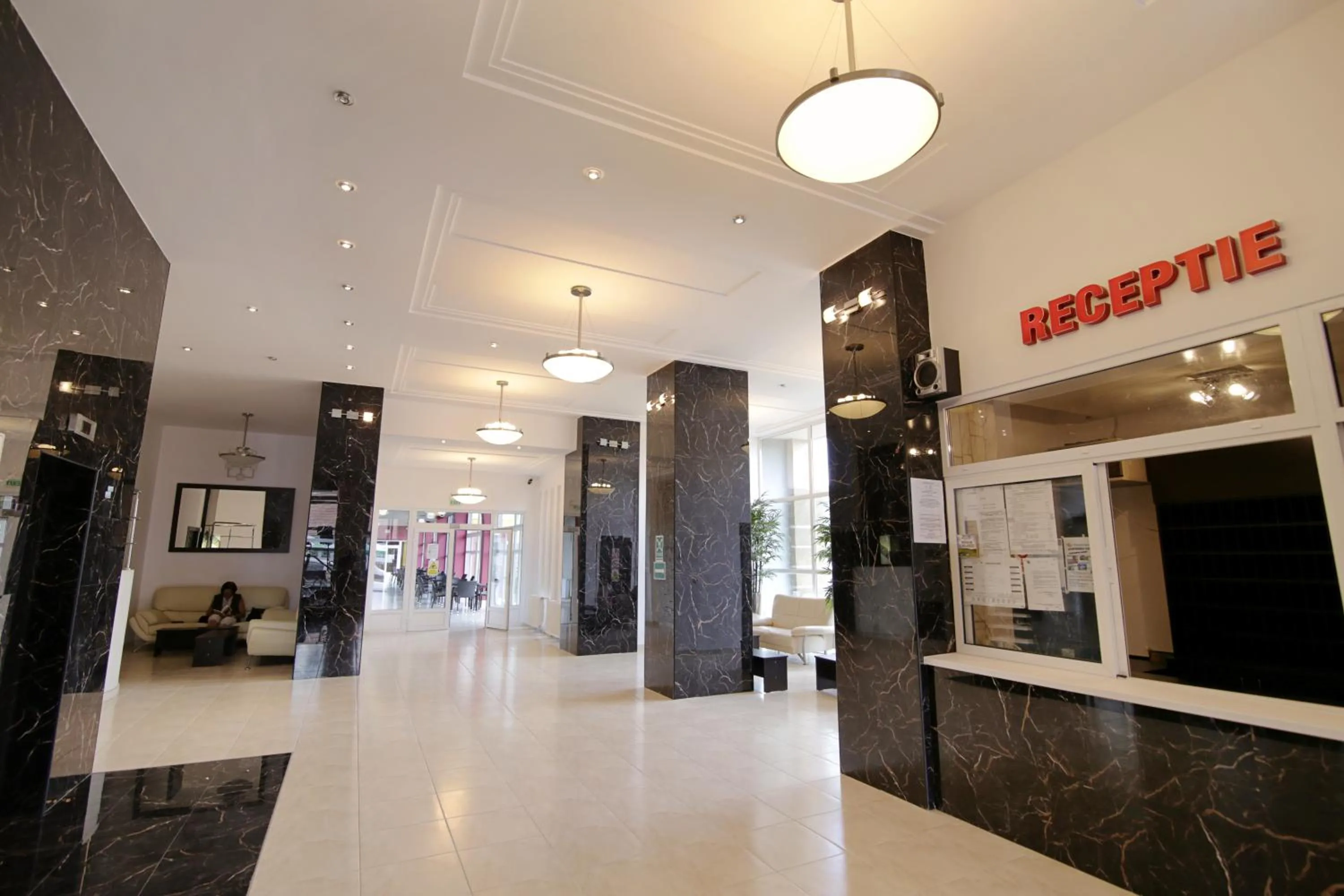 Lobby or reception in Complex Balnear Cerbul