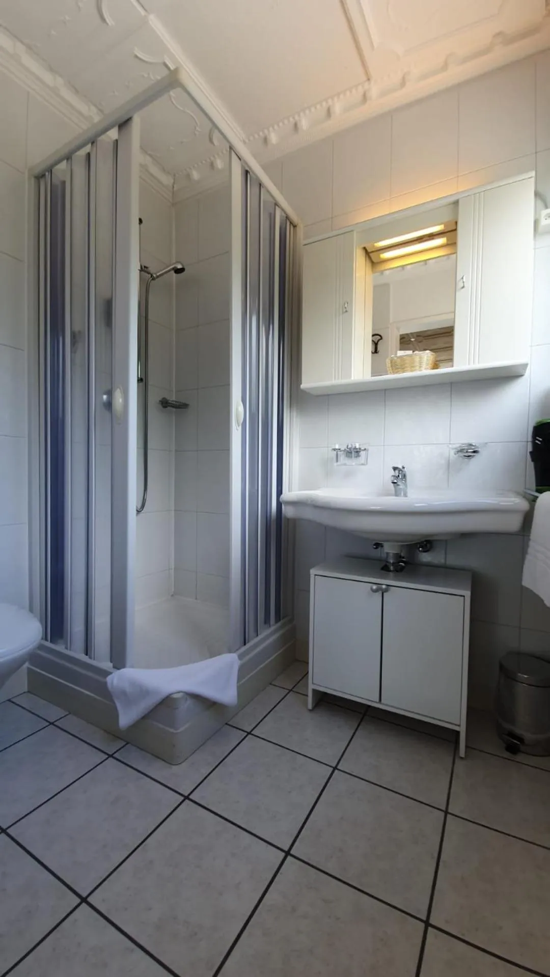 Shower in Hotel Tiziana