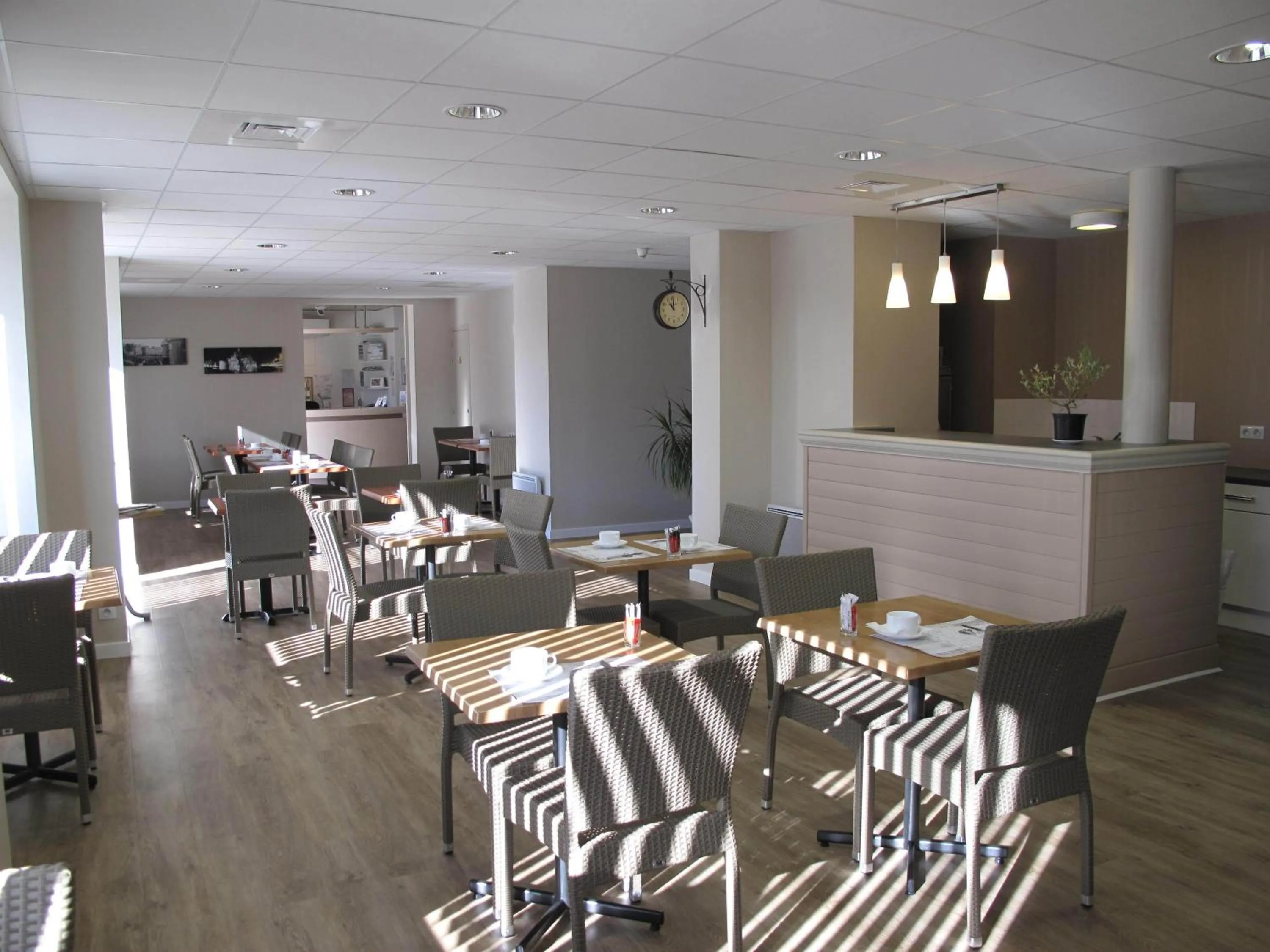 Restaurant/places to eat in Hôtel Terminus