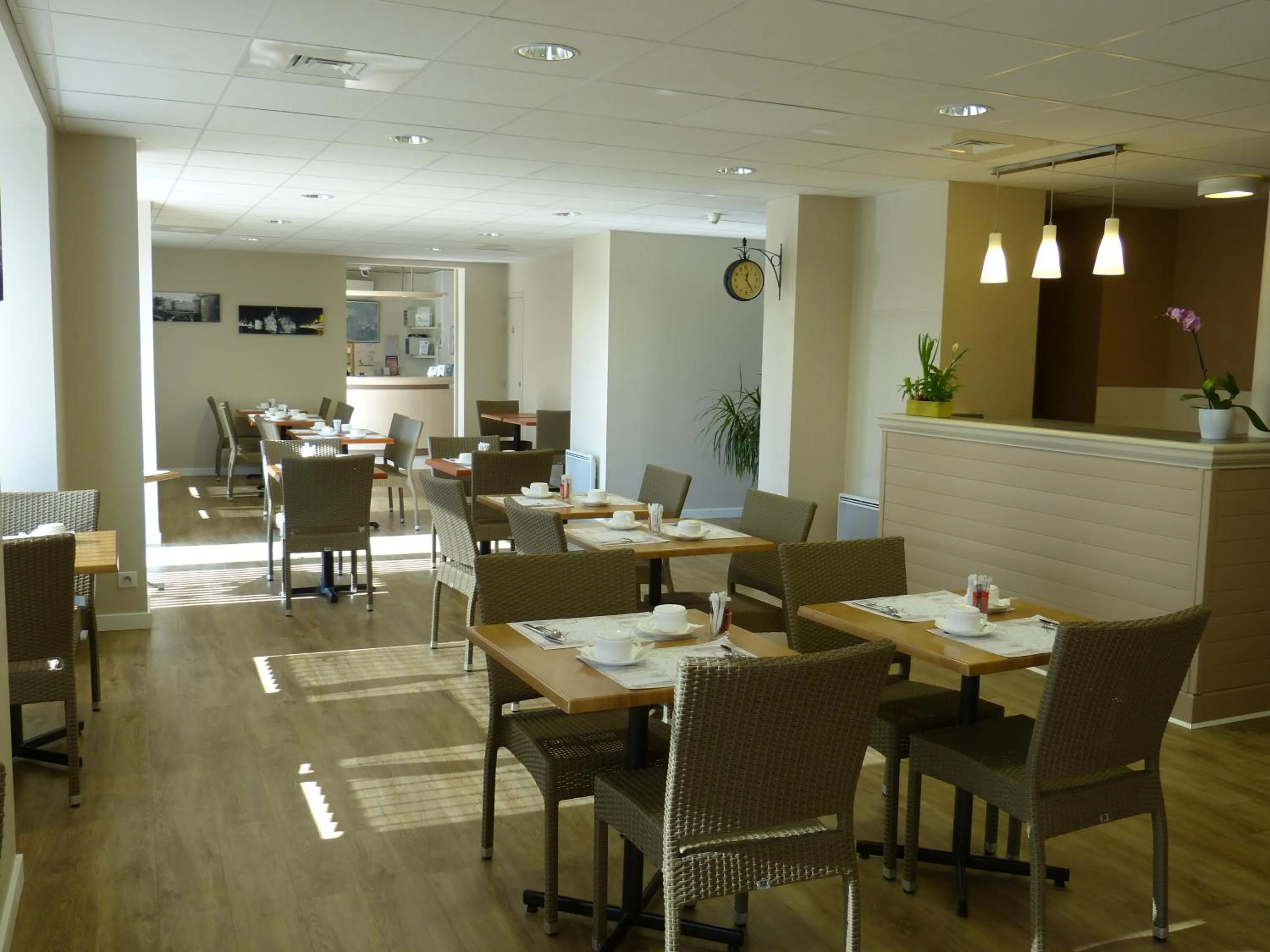 Restaurant/places to eat in Hôtel Terminus