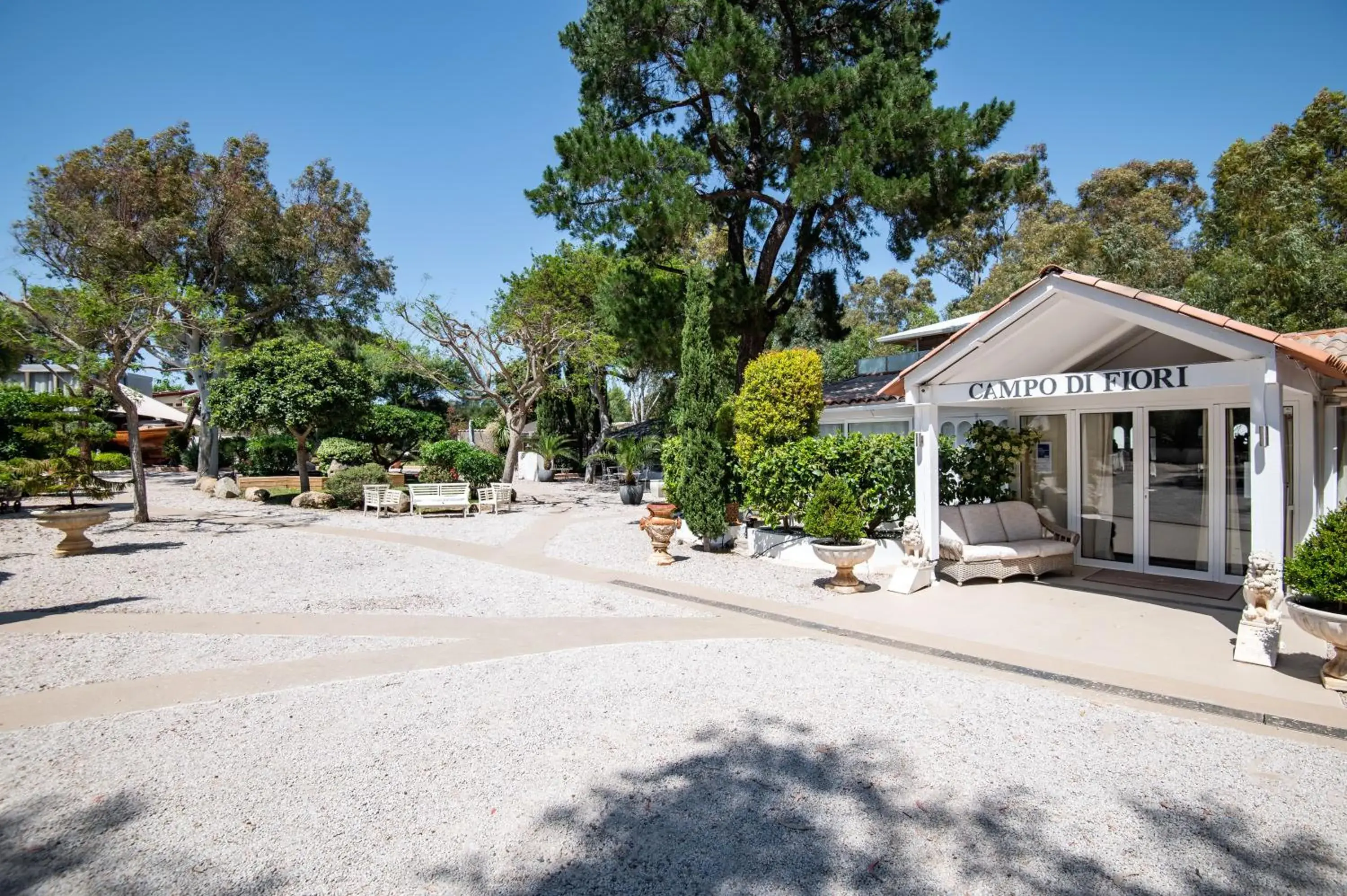 Property building in Campo Di Fiori, Maisons de Charme Property building in Campo Di Fiori, Maisons de Charme