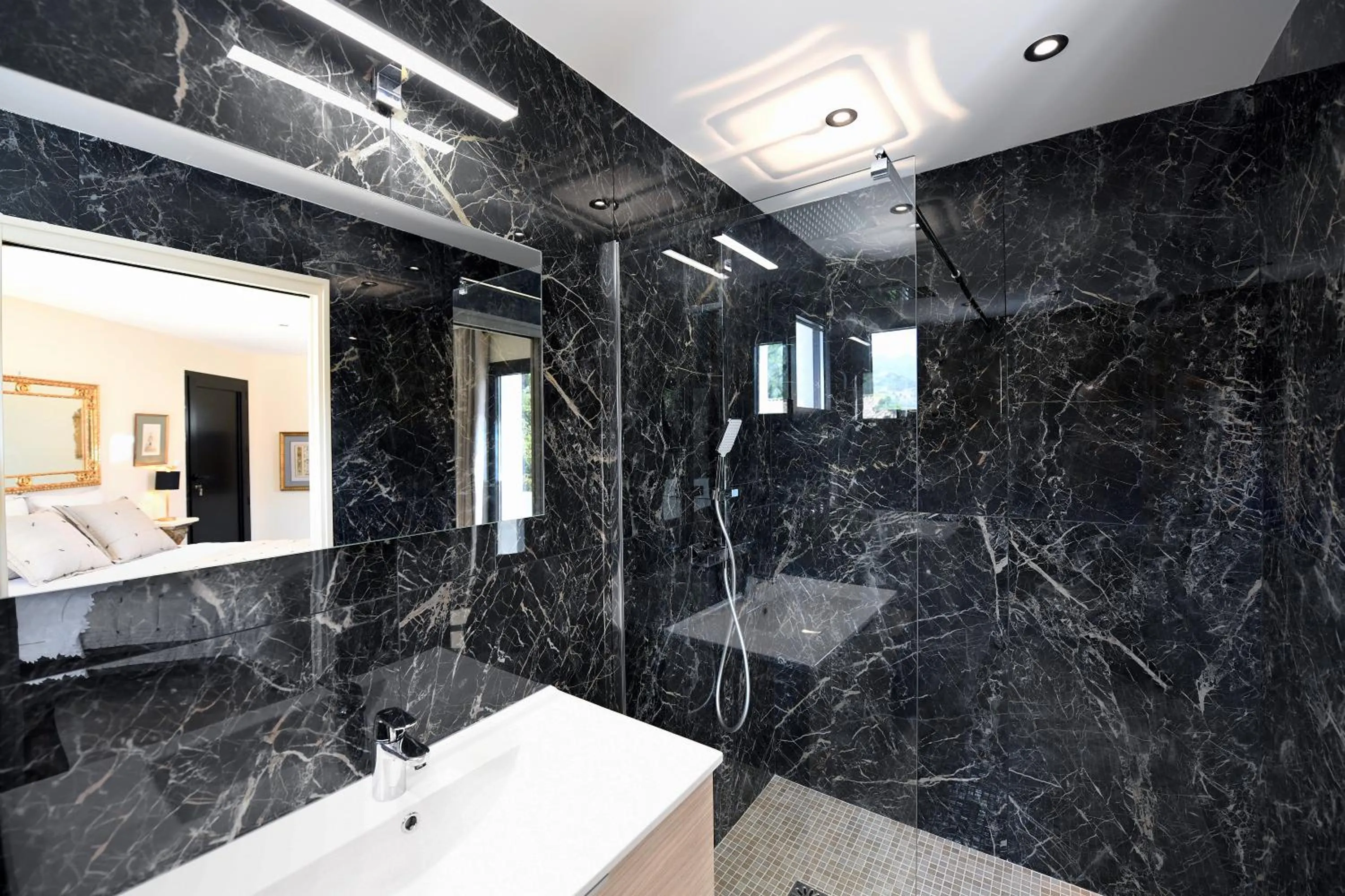 Bathroom in Campo Di Fiori, Maisons de Charme