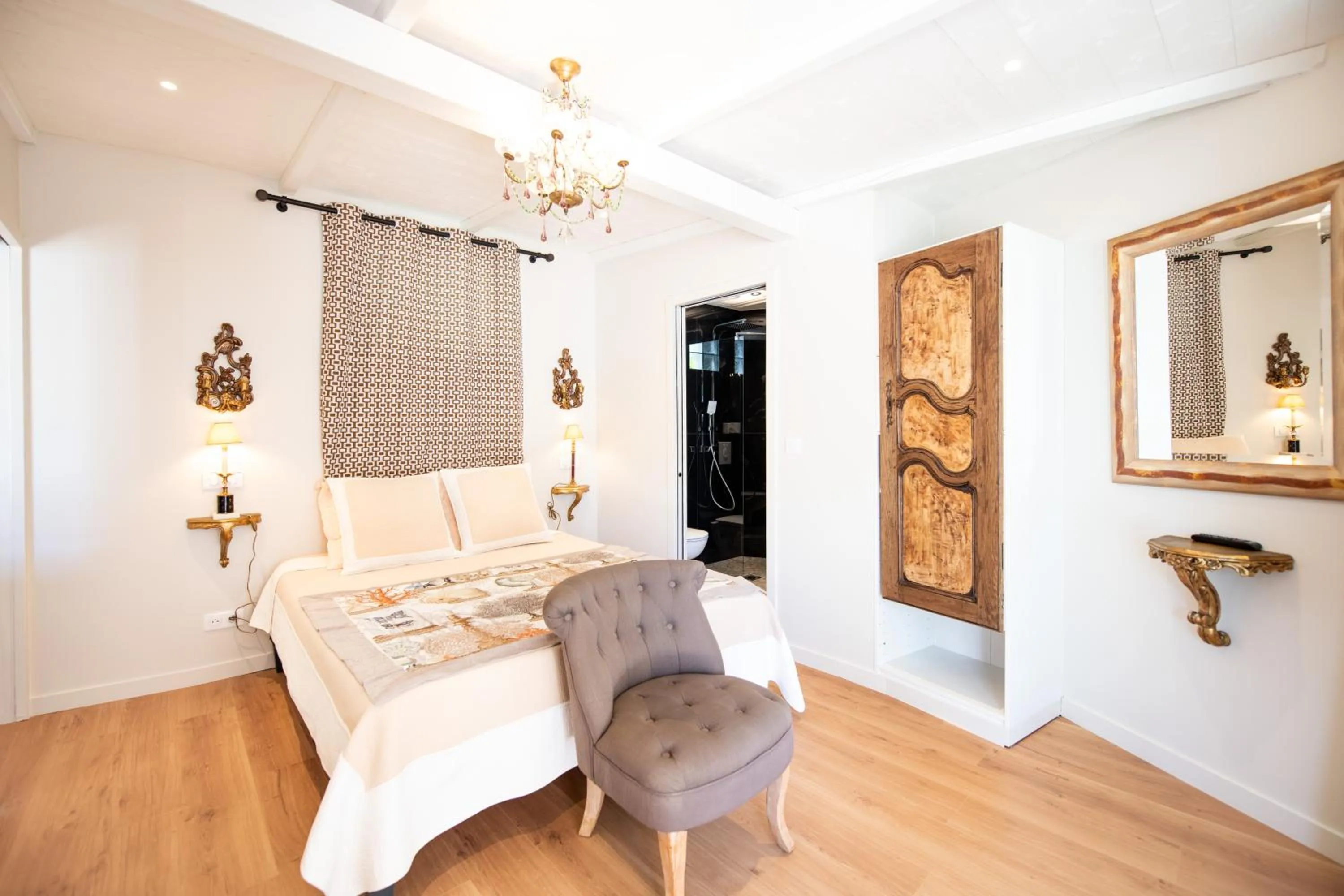 Bedroom in Campo Di Fiori, Maisons de Charme