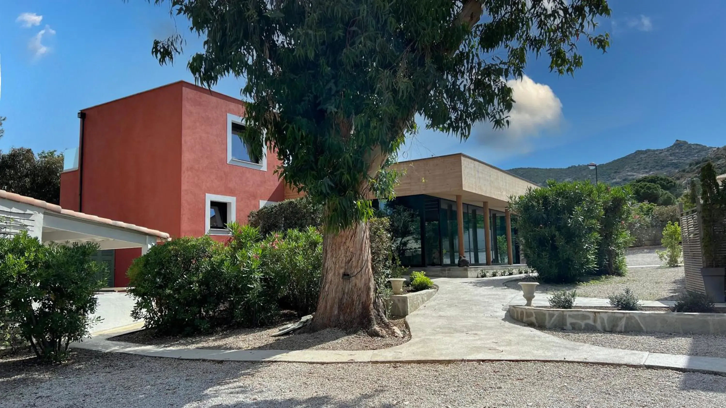 Property building in Campo Di Fiori, Maisons de Charme Property building in Campo Di Fiori, Maisons de Charme