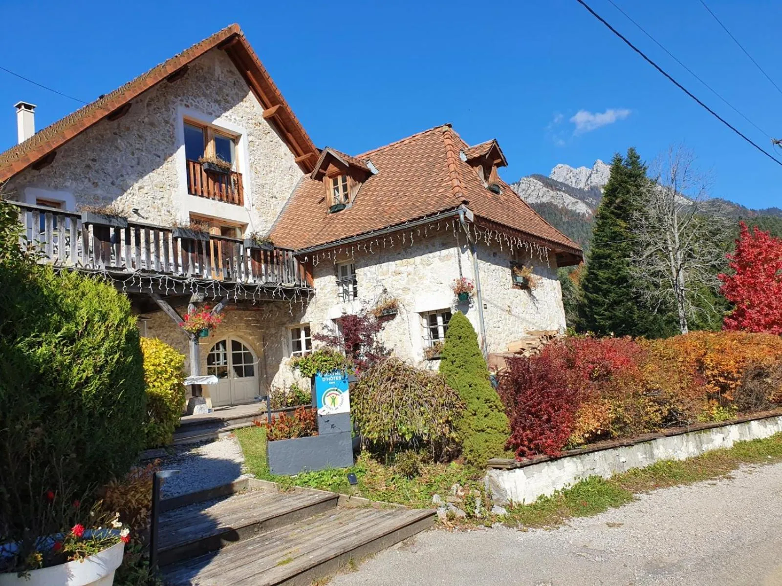 Property building in Le Valombré