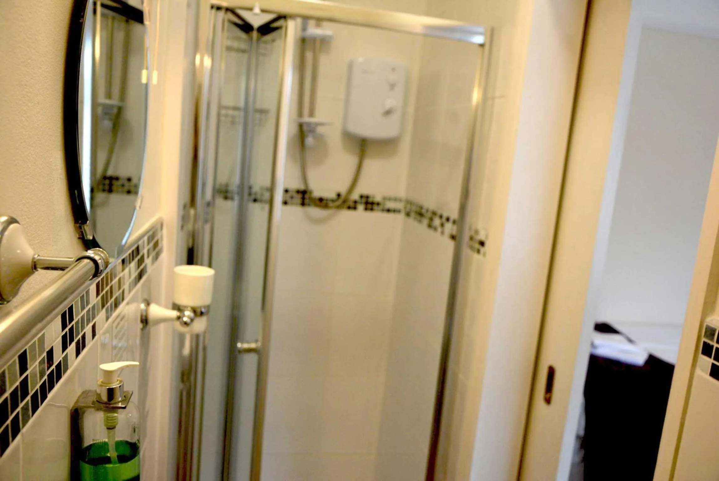 Bathroom in Ashlea Guest House