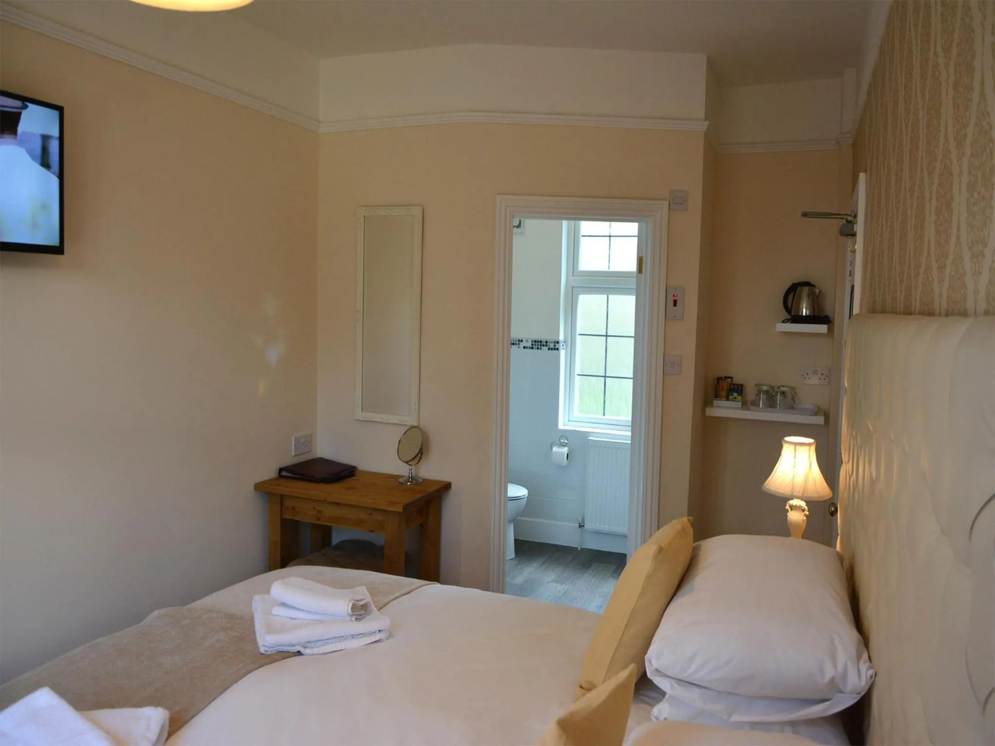 Day, Bed in Ashlea Guest House