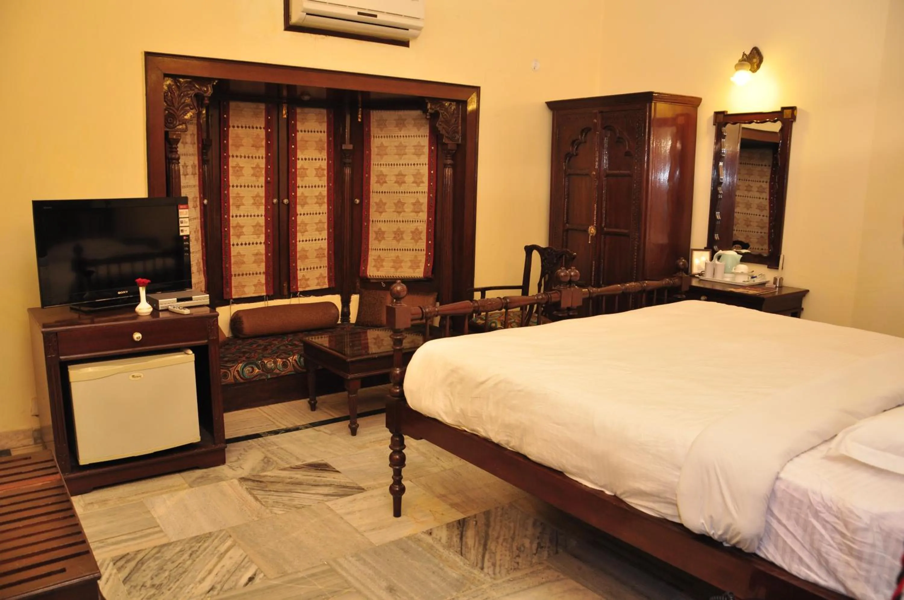 Photo of the whole room, Bed in The Fort Ramgarh