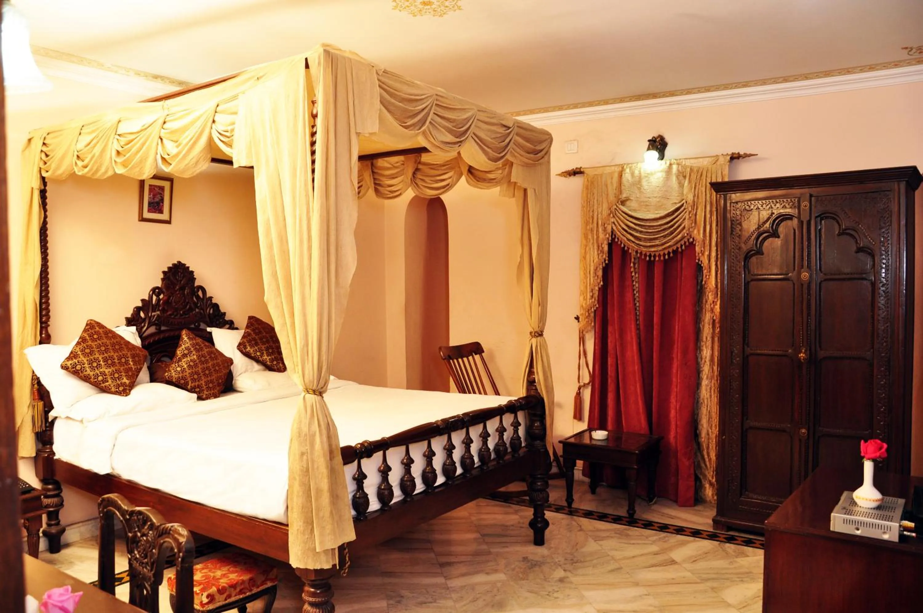 Photo of the whole room, Bed in The Fort Ramgarh