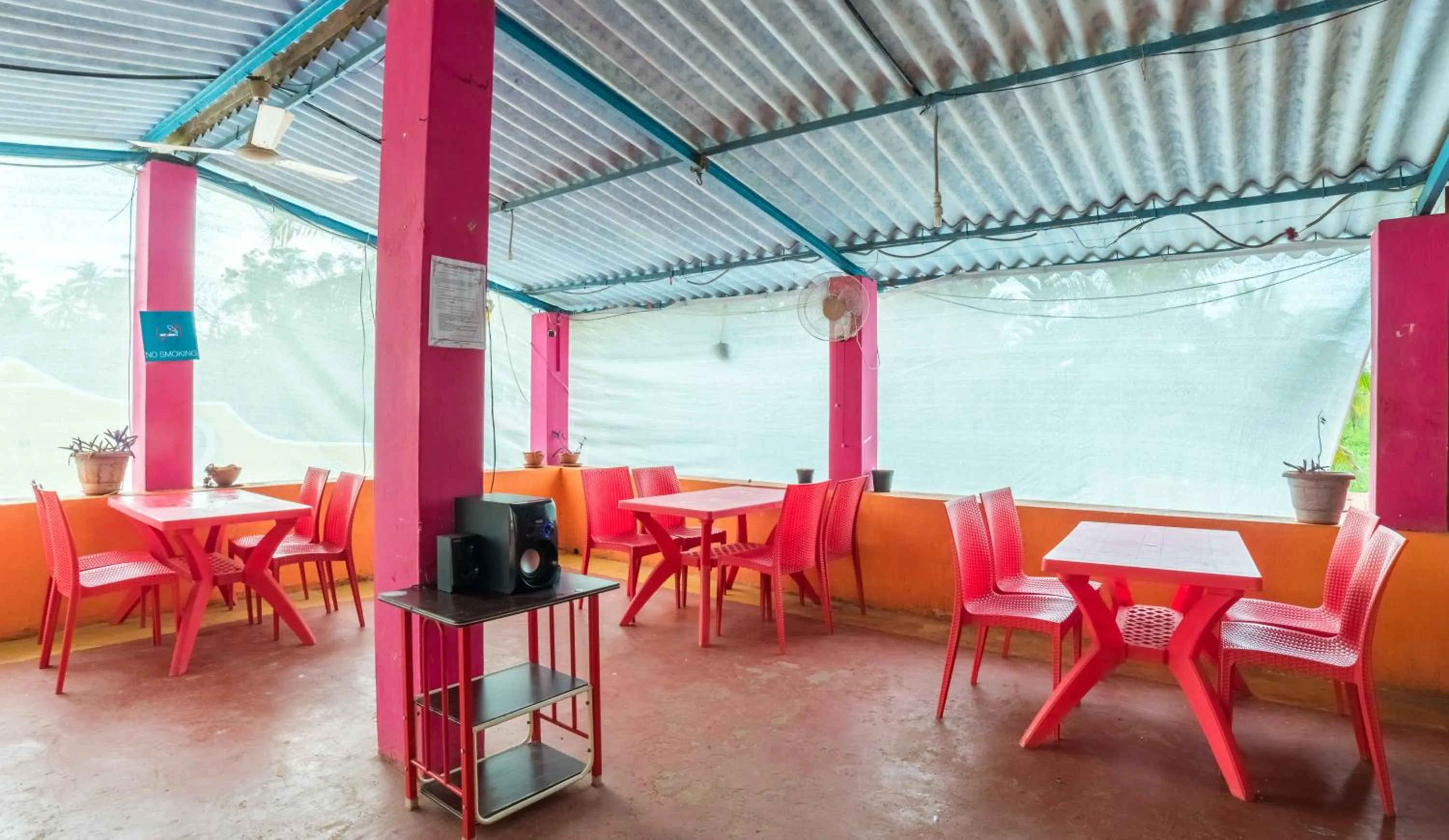 Restaurant/places to eat in Kiara Hotel Goa