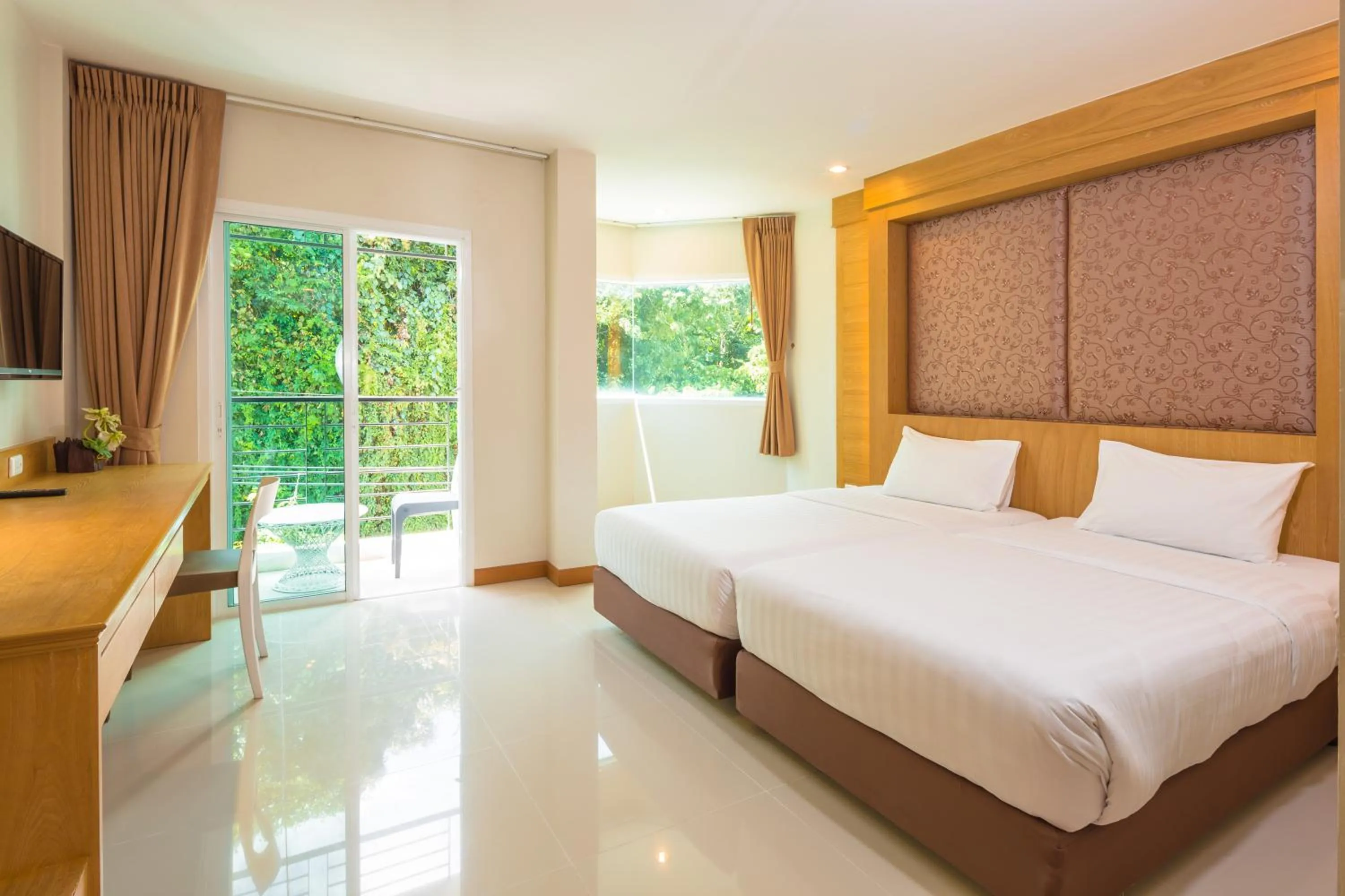 Photo of the whole room, Bed in Sungthong Kamala Beach Resort