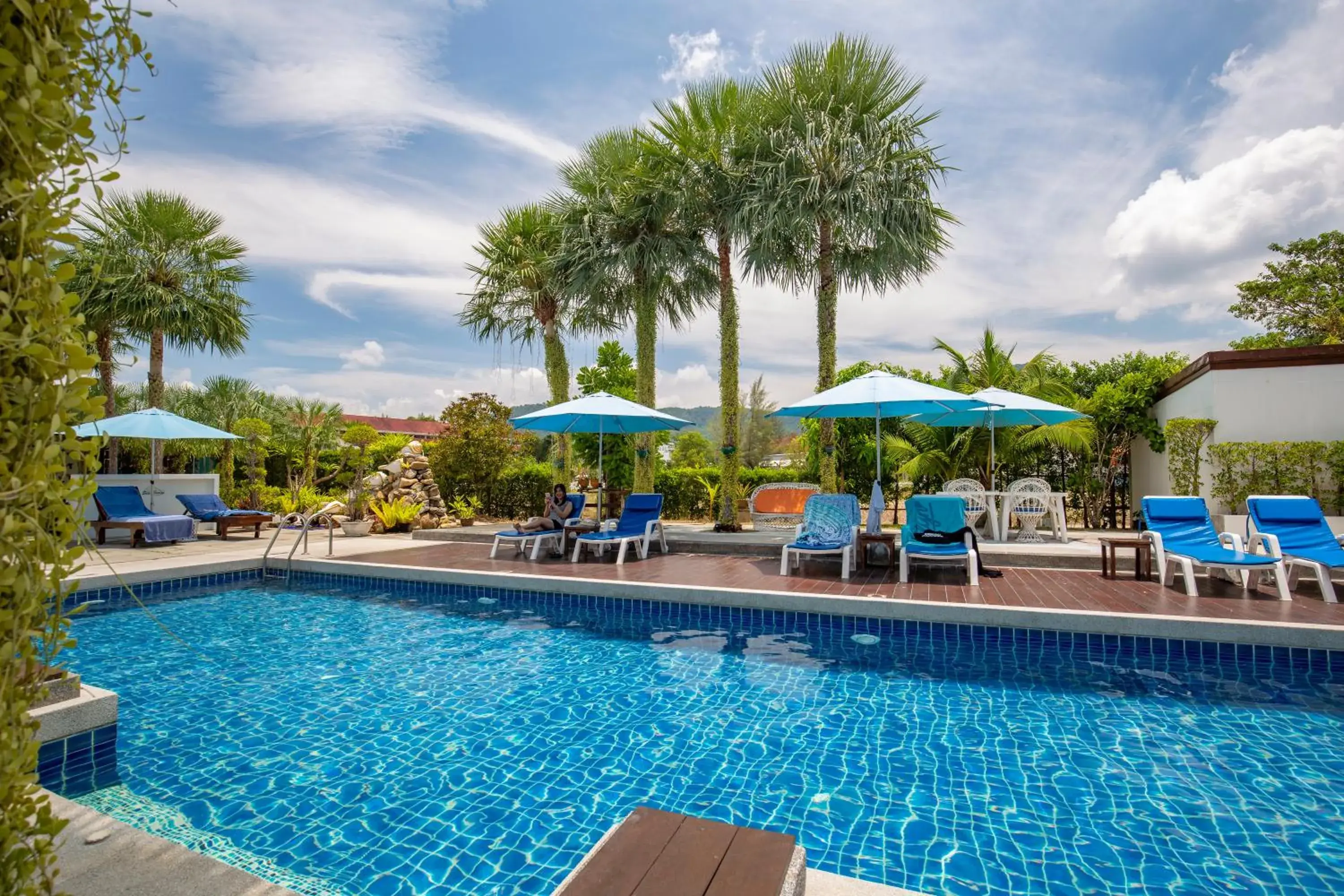 Garden view in Sungthong Kamala Beach Resort Garden view in Sungthong Kamala Beach Resort