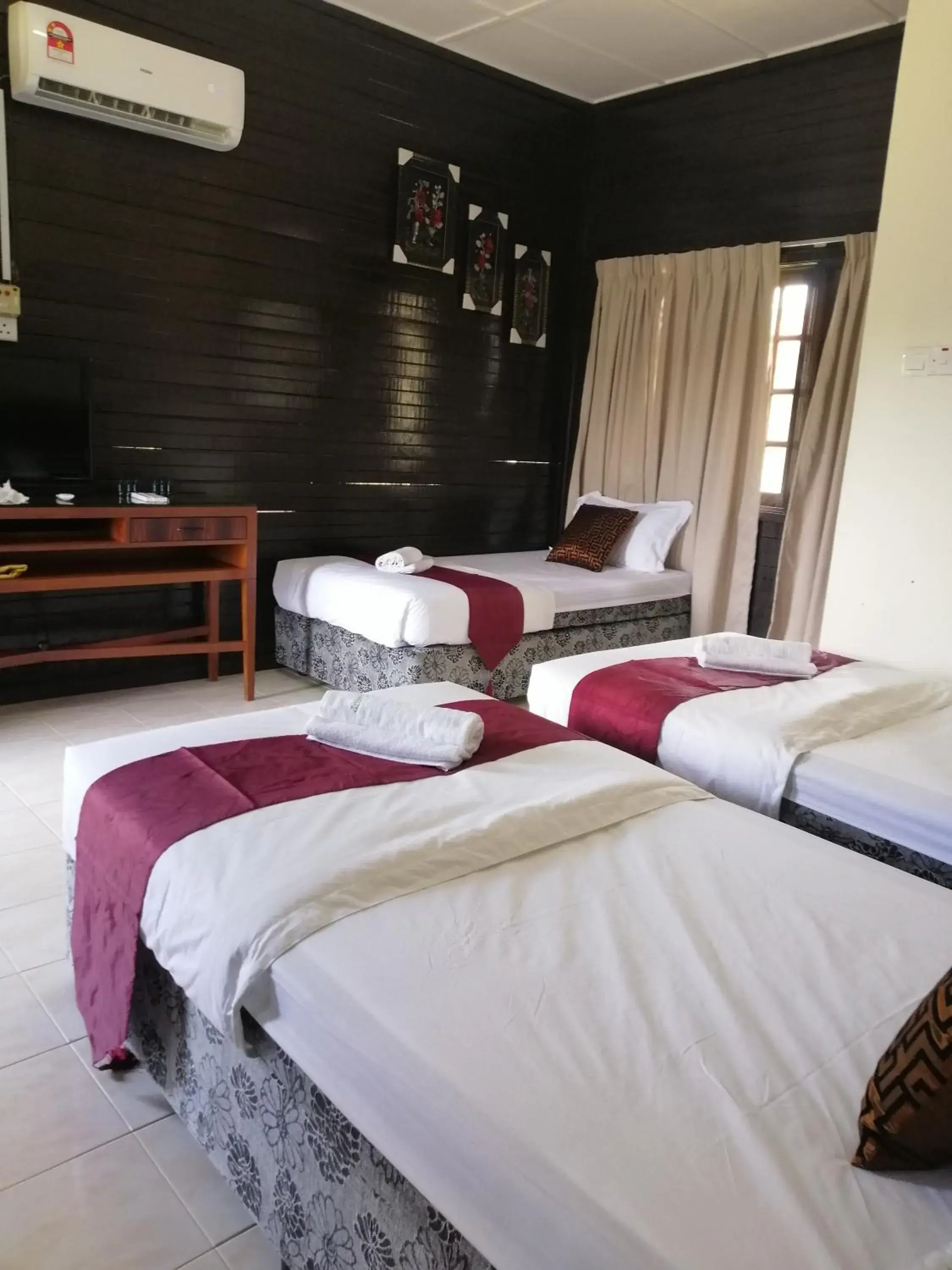 Triple Room in AsiaCamp Taman Negara Resort Triple Room in AsiaCamp Taman Negara Resort