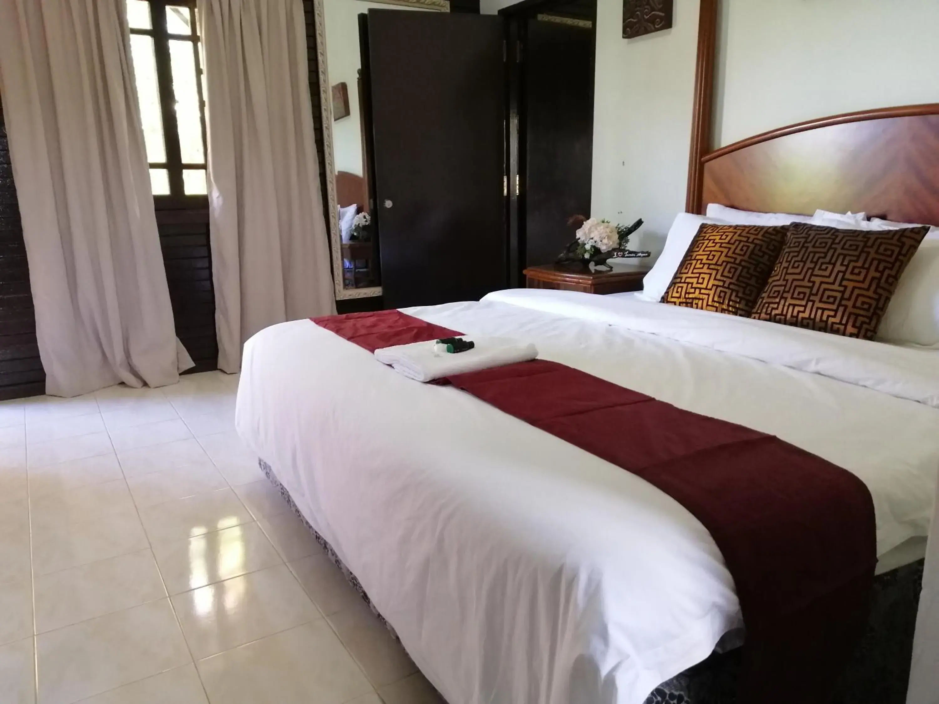 Deluxe Double or Twin Room with Mountain View in AsiaCamp Taman Negara Resort Deluxe Double or Twin Room with Mountain View in AsiaCamp Taman Negara Resort