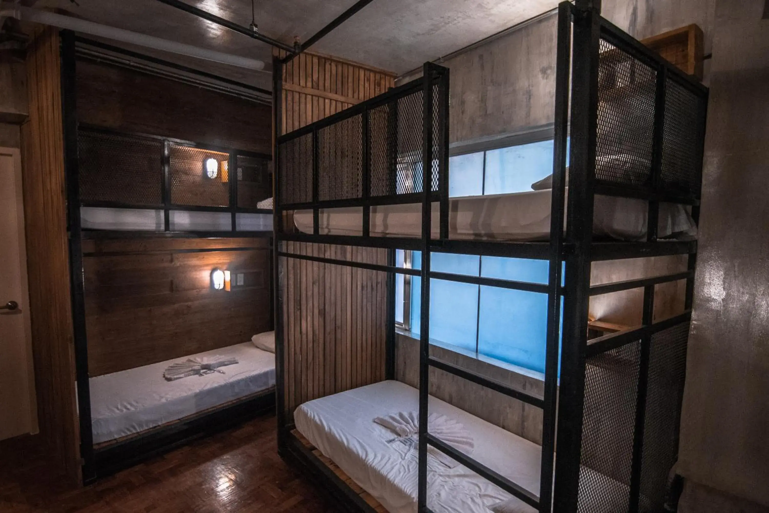 bunk bed, Bed in WHITE BANANA Manila - NEW bunk bed, Bed in WHITE BANANA Manila - NEW