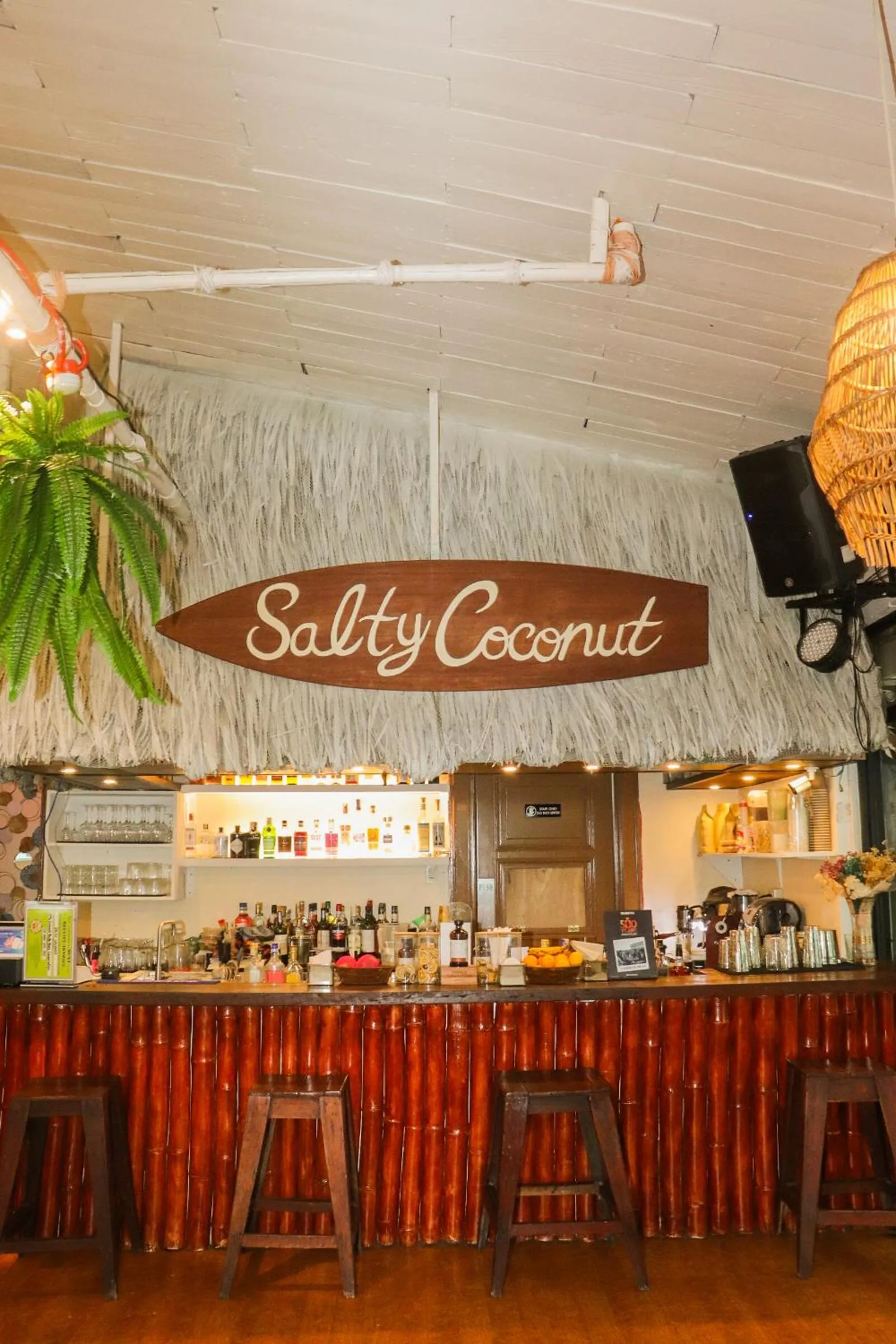 Restaurant/places to eat in CONNECTOR Hostel