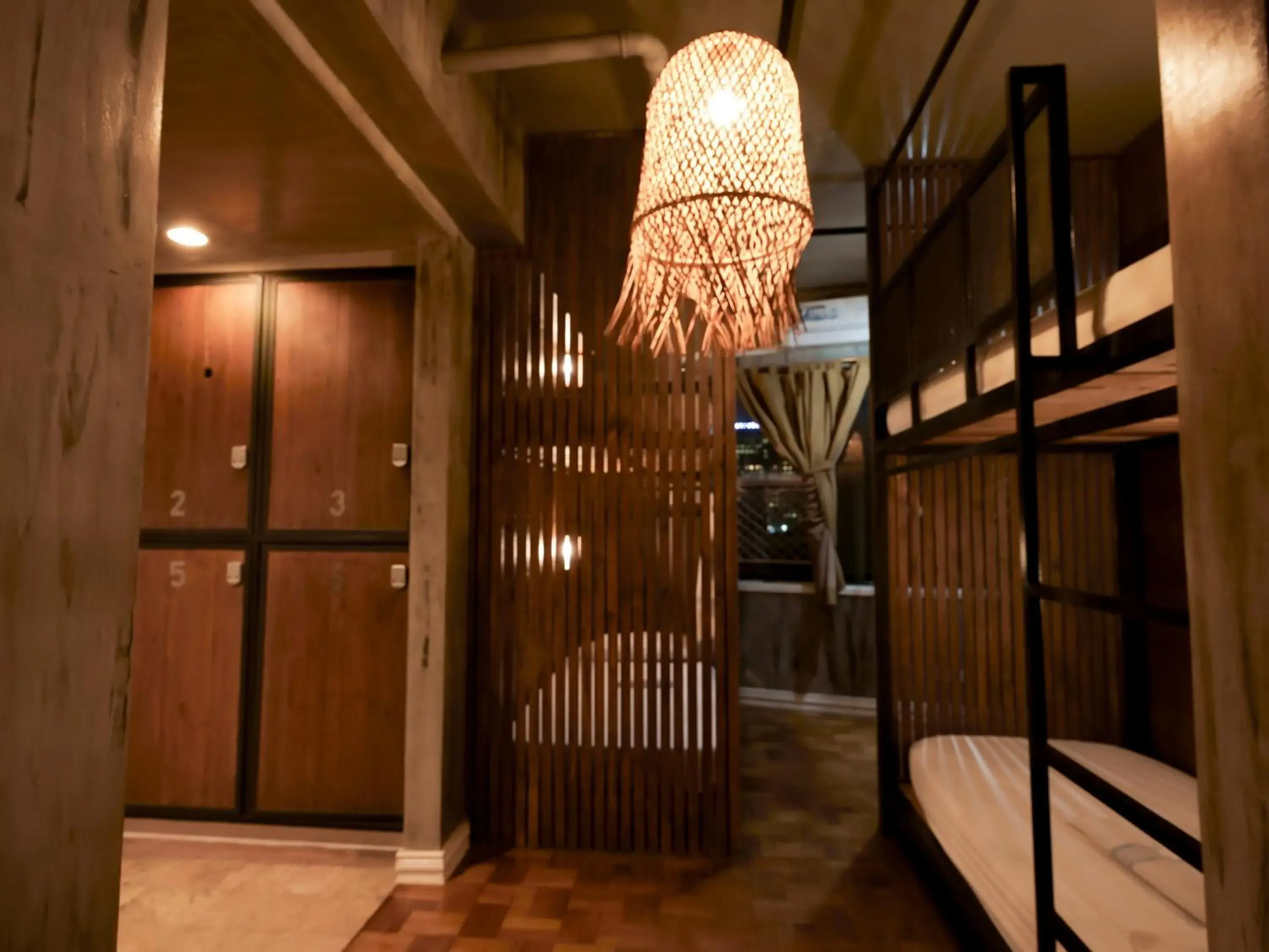 Bed in WHITE BANANA Manila - NEW Bed in WHITE BANANA Manila - NEW