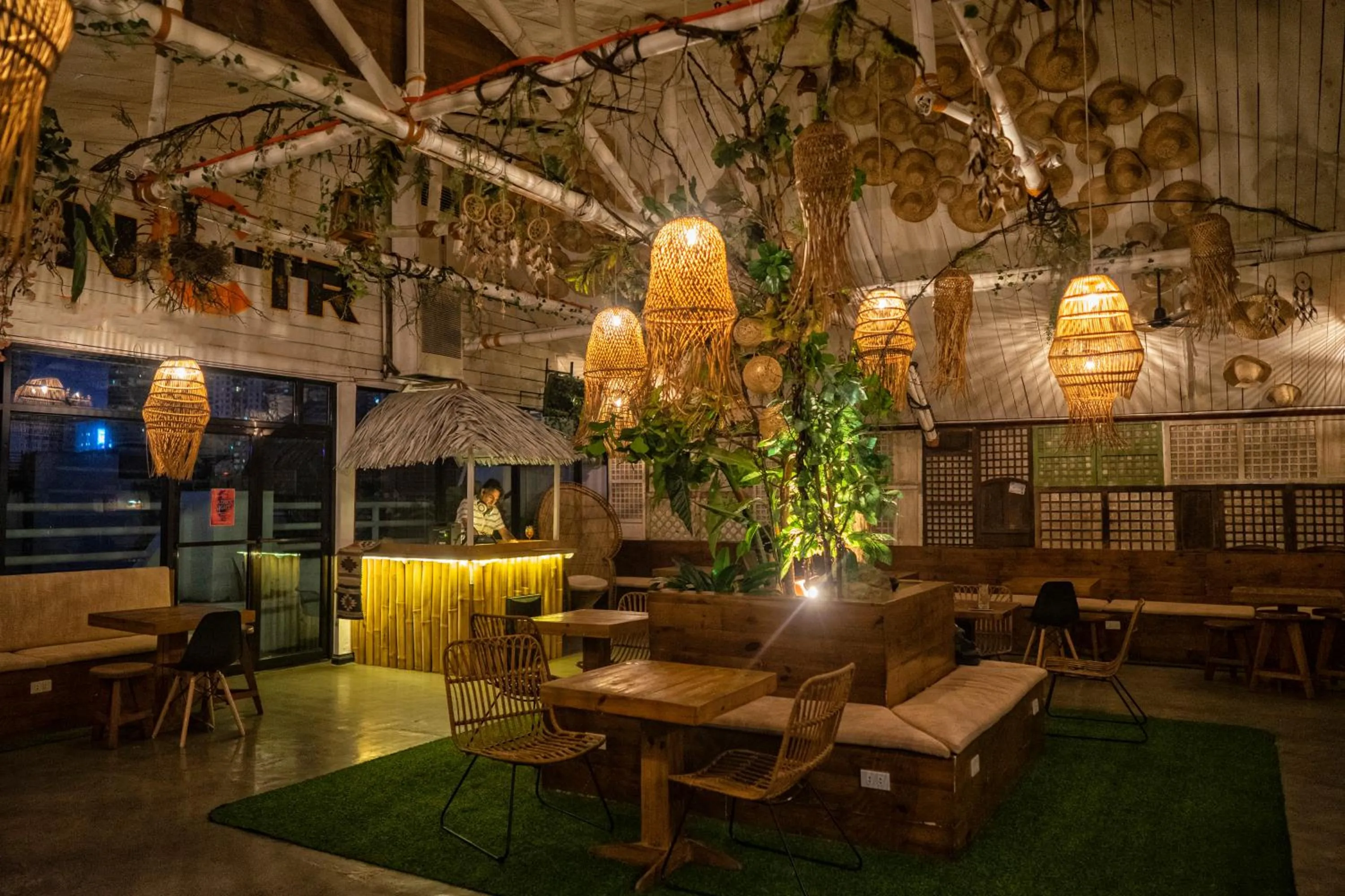 Restaurant/places to eat in WHITE BANANA Manila - NEW