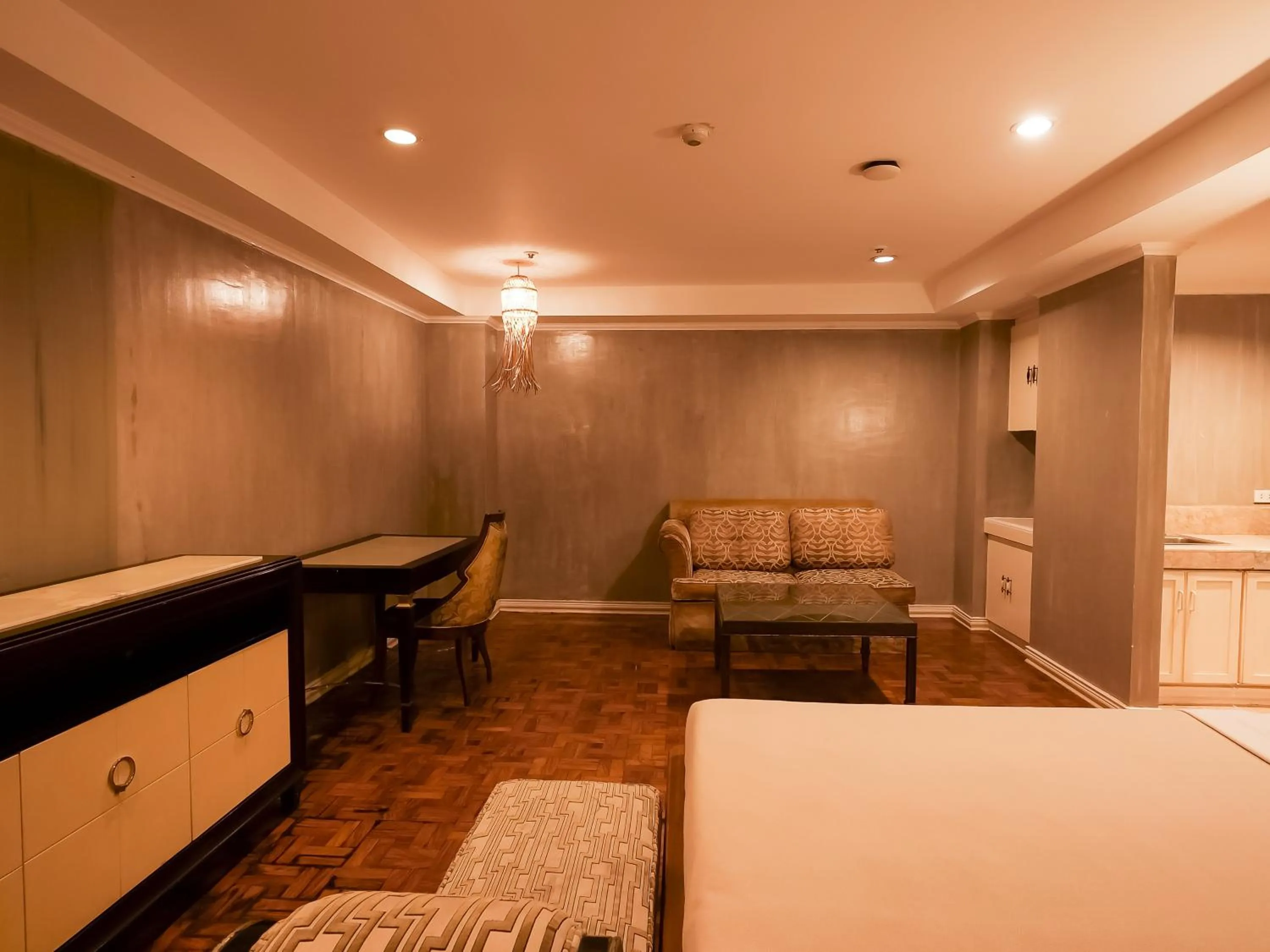 Property building in WHITE BANANA Manila - NEW