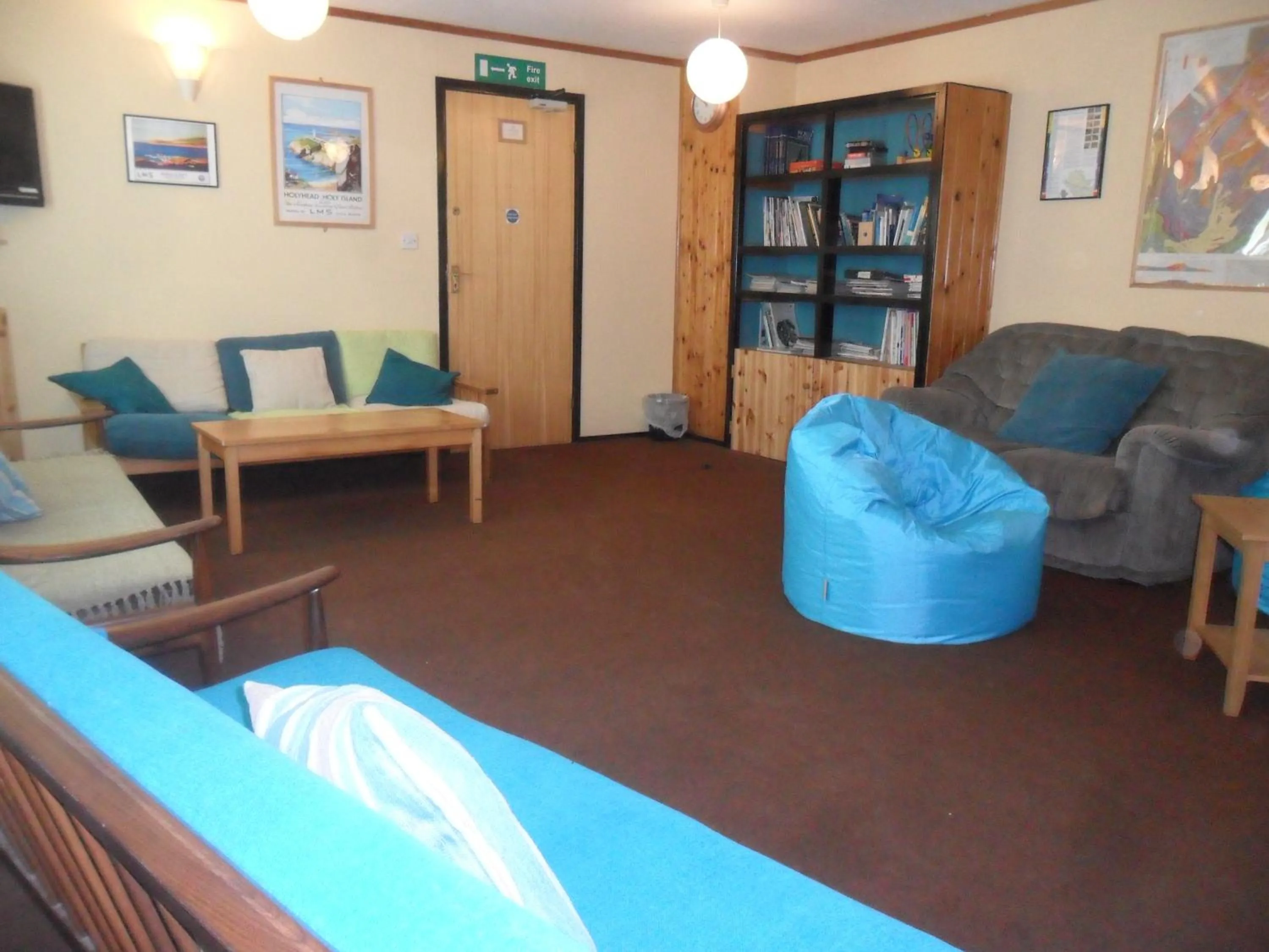 Communal lounge/ TV room in Anglesey Outdoors