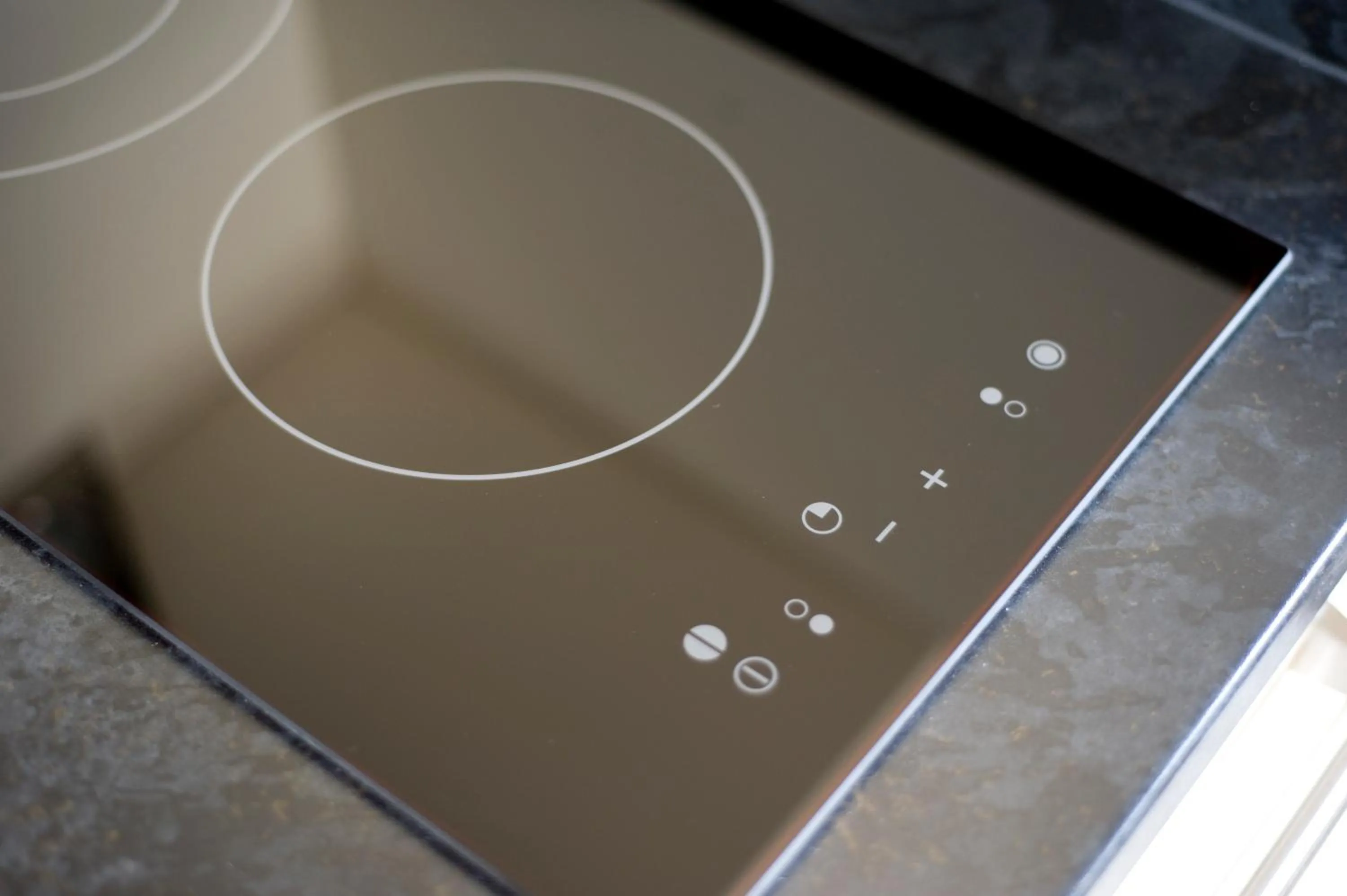 Kitchen or kitchenette in The Craibstone Suites