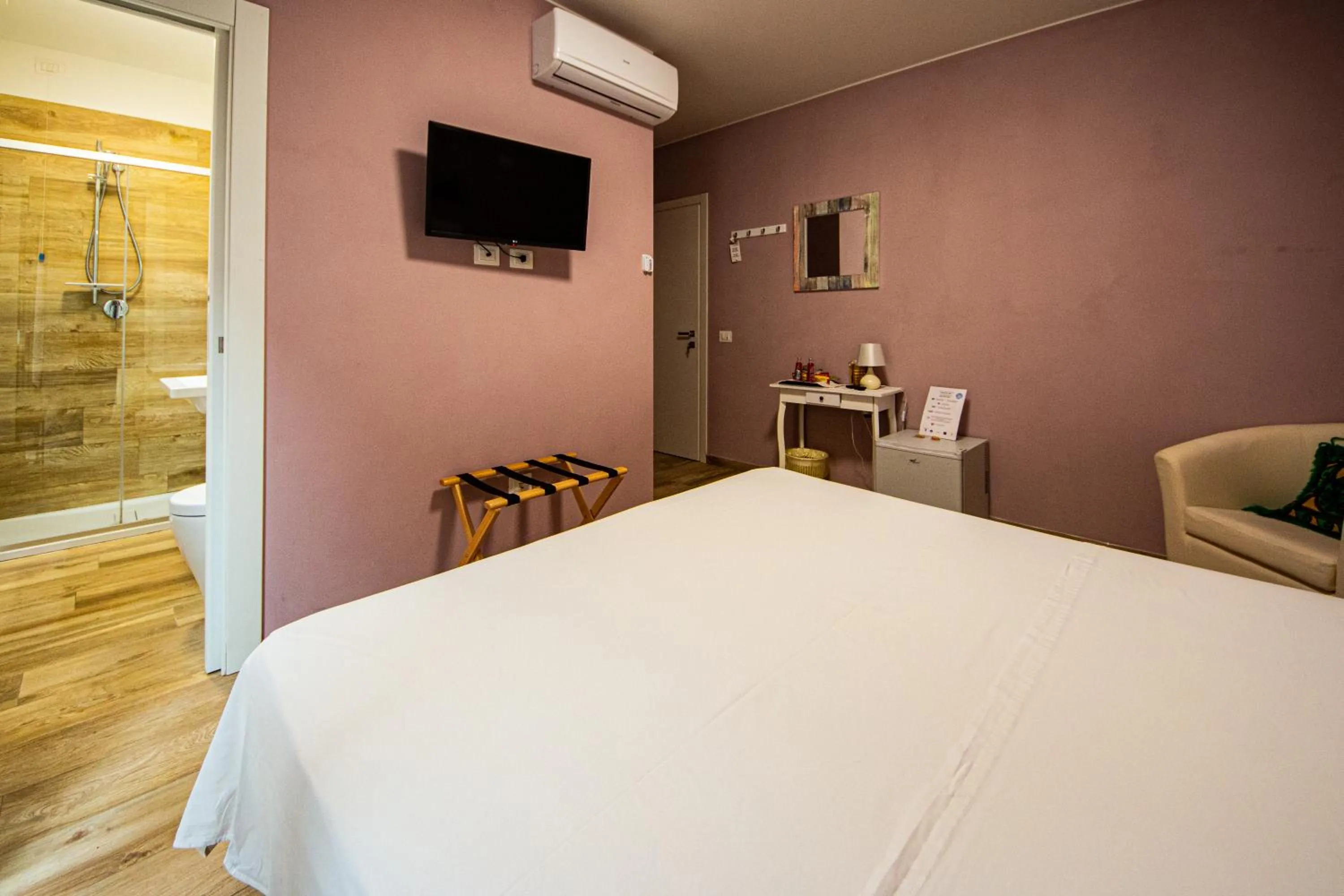 Photo of the whole room, Bed in Sweet Harbour PORTO - Affittacamere