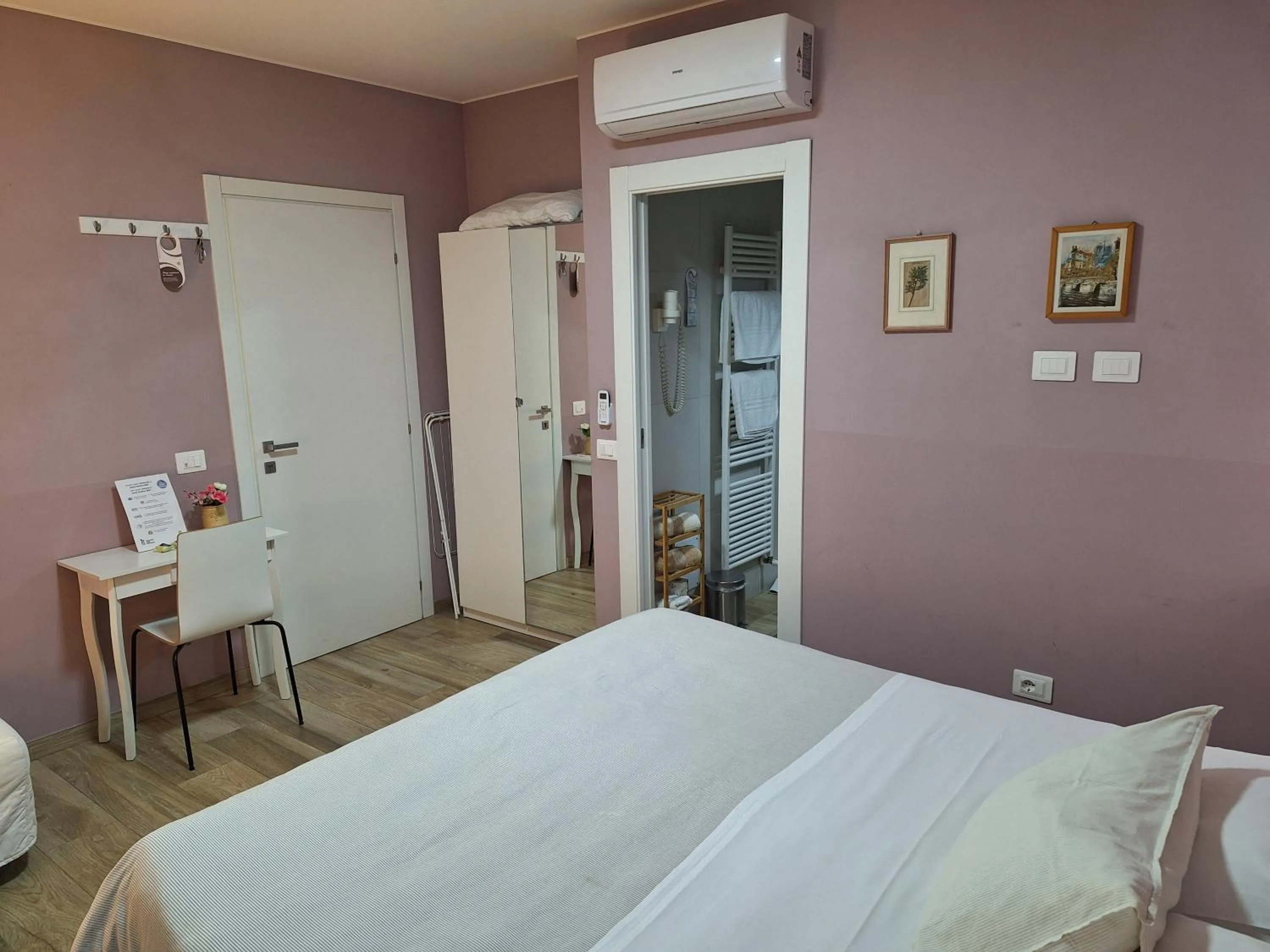 Photo of the whole room, Bed in Sweet Harbour PORTO - Affittacamere