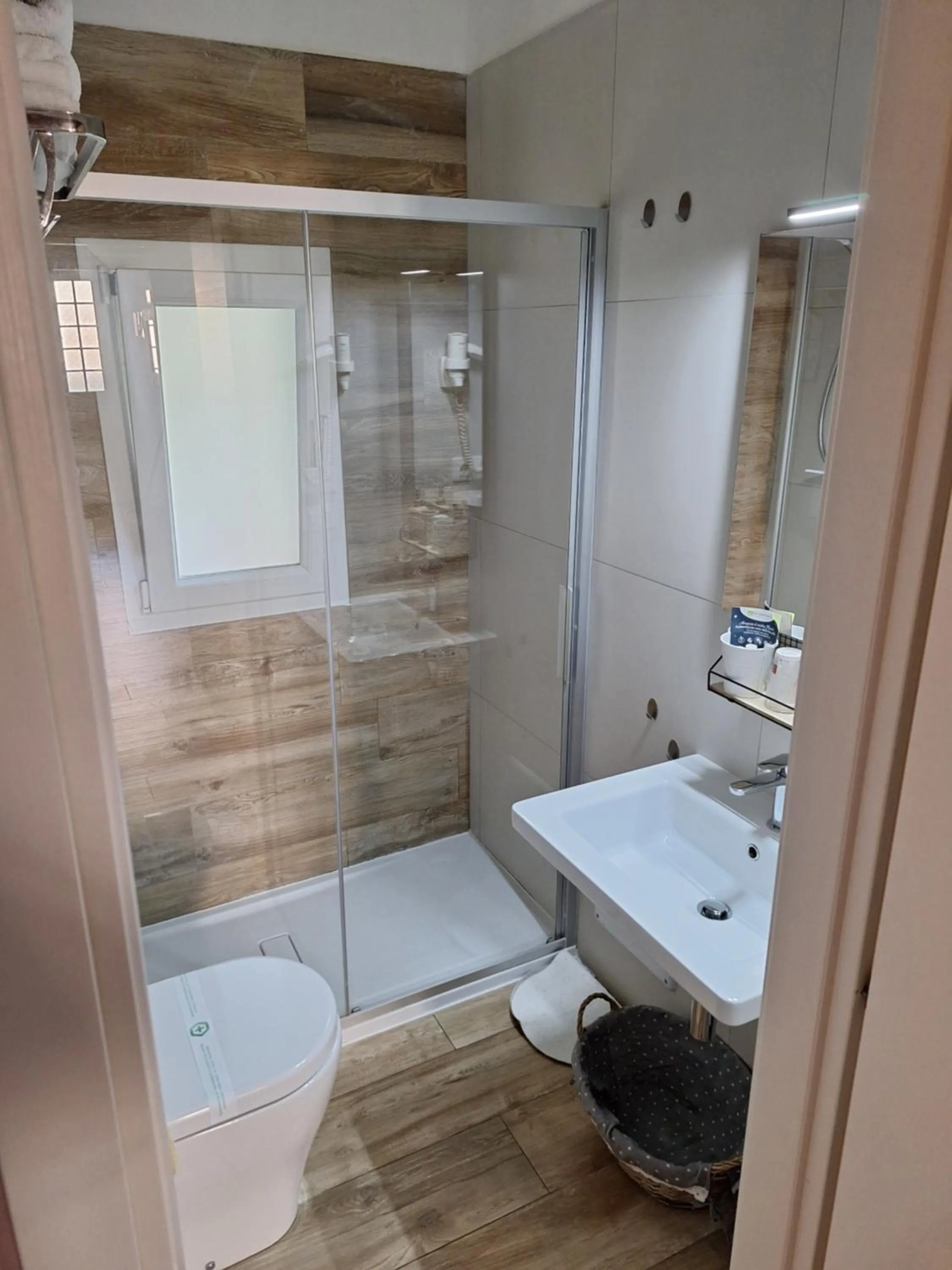 Shower in Sweet Harbour PORTO - Affittacamere