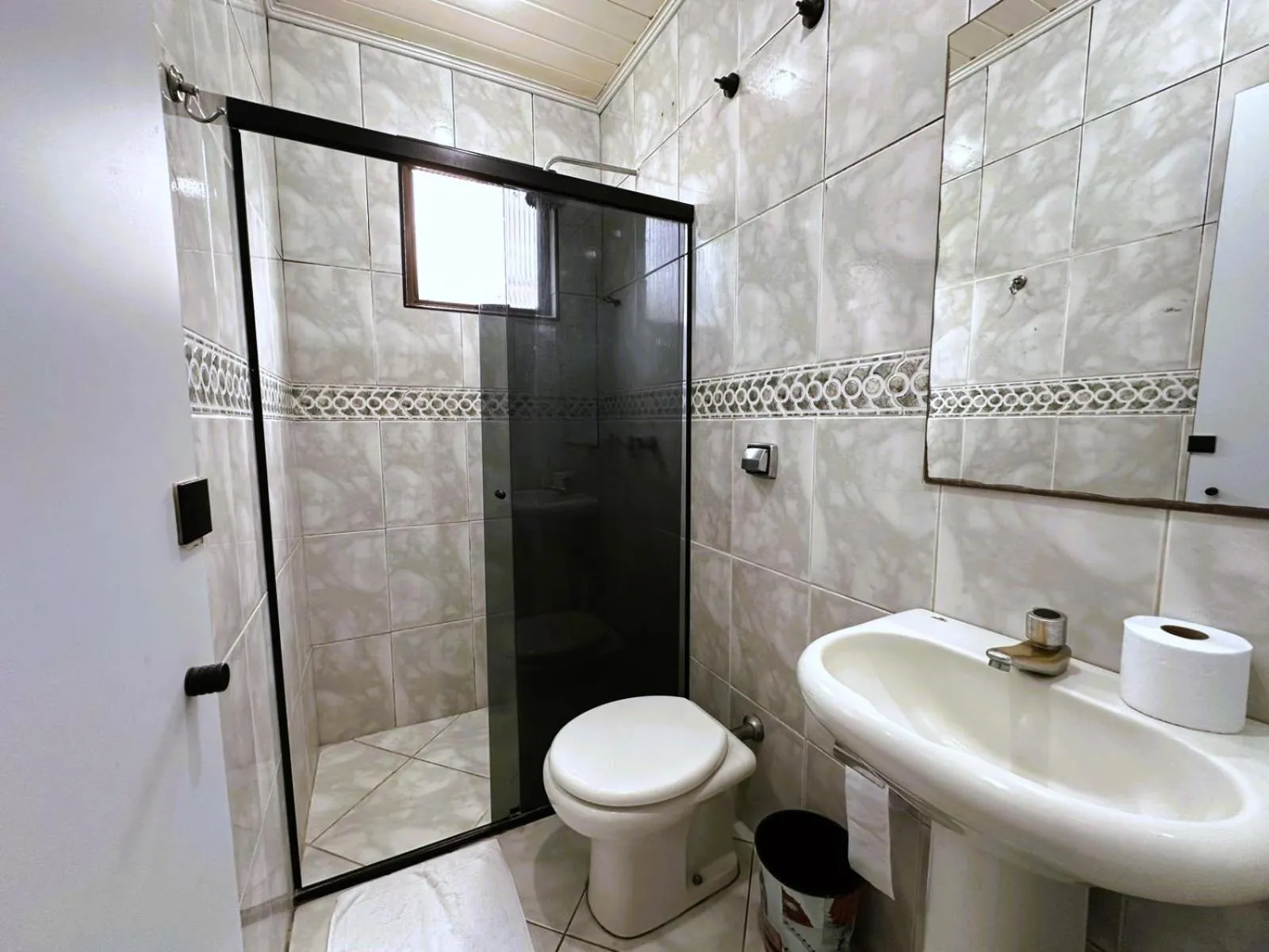 Bathroom in Memorial Hotel