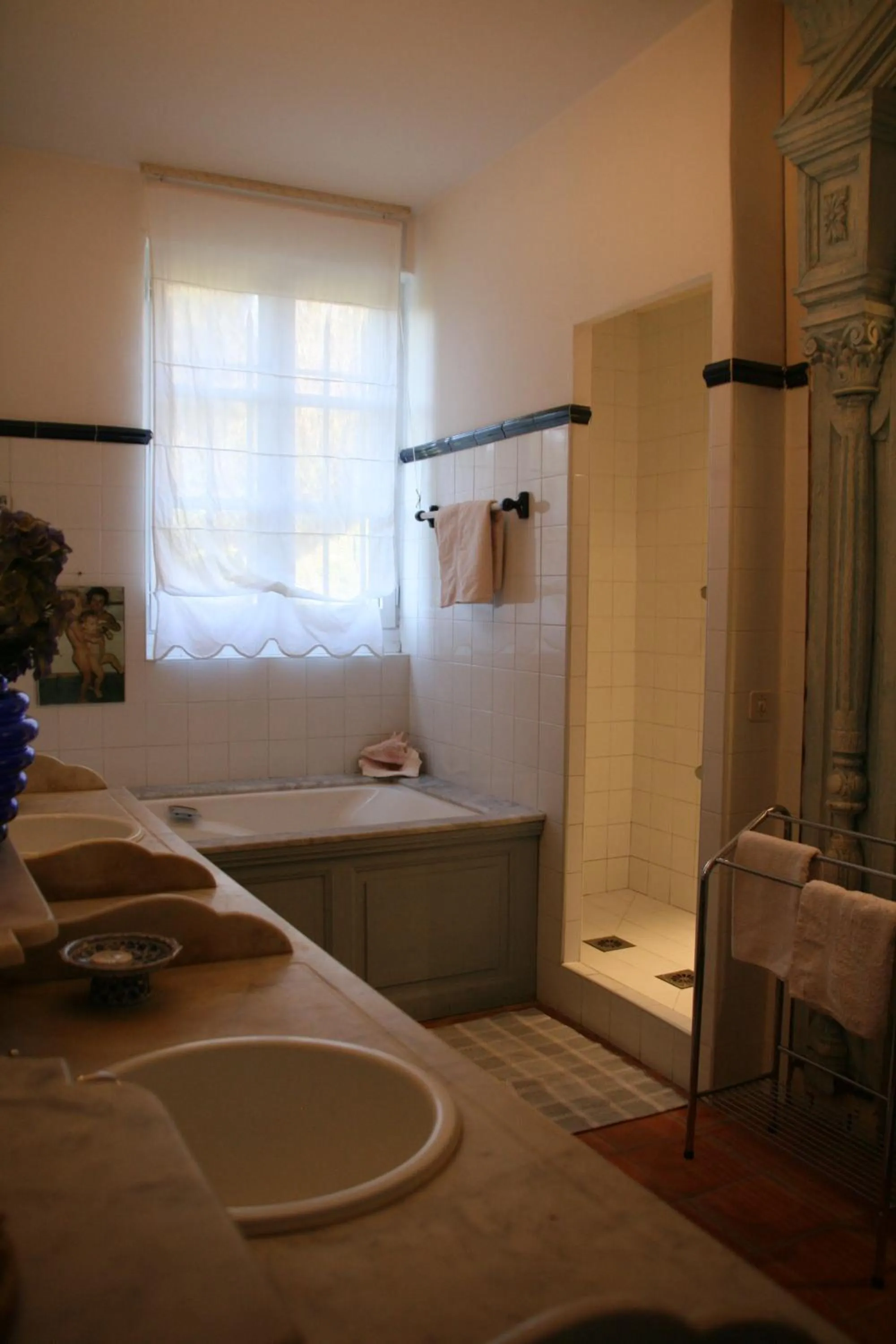 Bathroom in La Maison sur la Colline