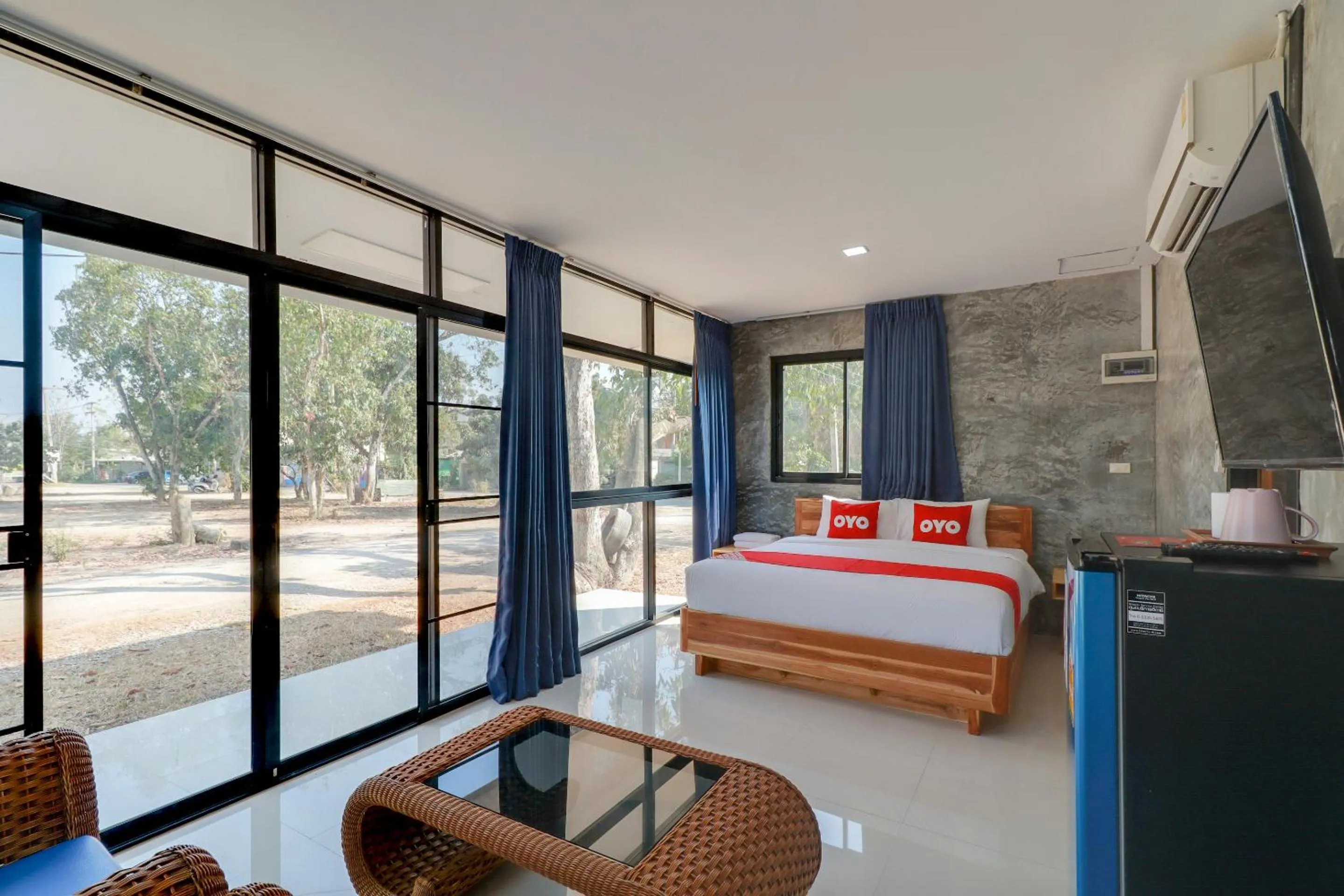 Bedroom, Bed in Ban Suan Lung Mike